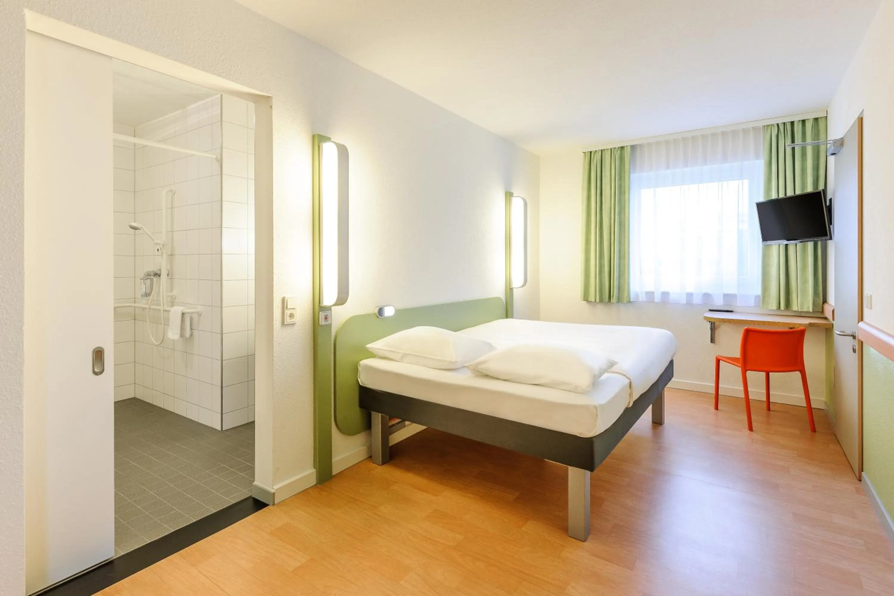 Photo of the whole room, Bed in Ibis Budget Bamberg