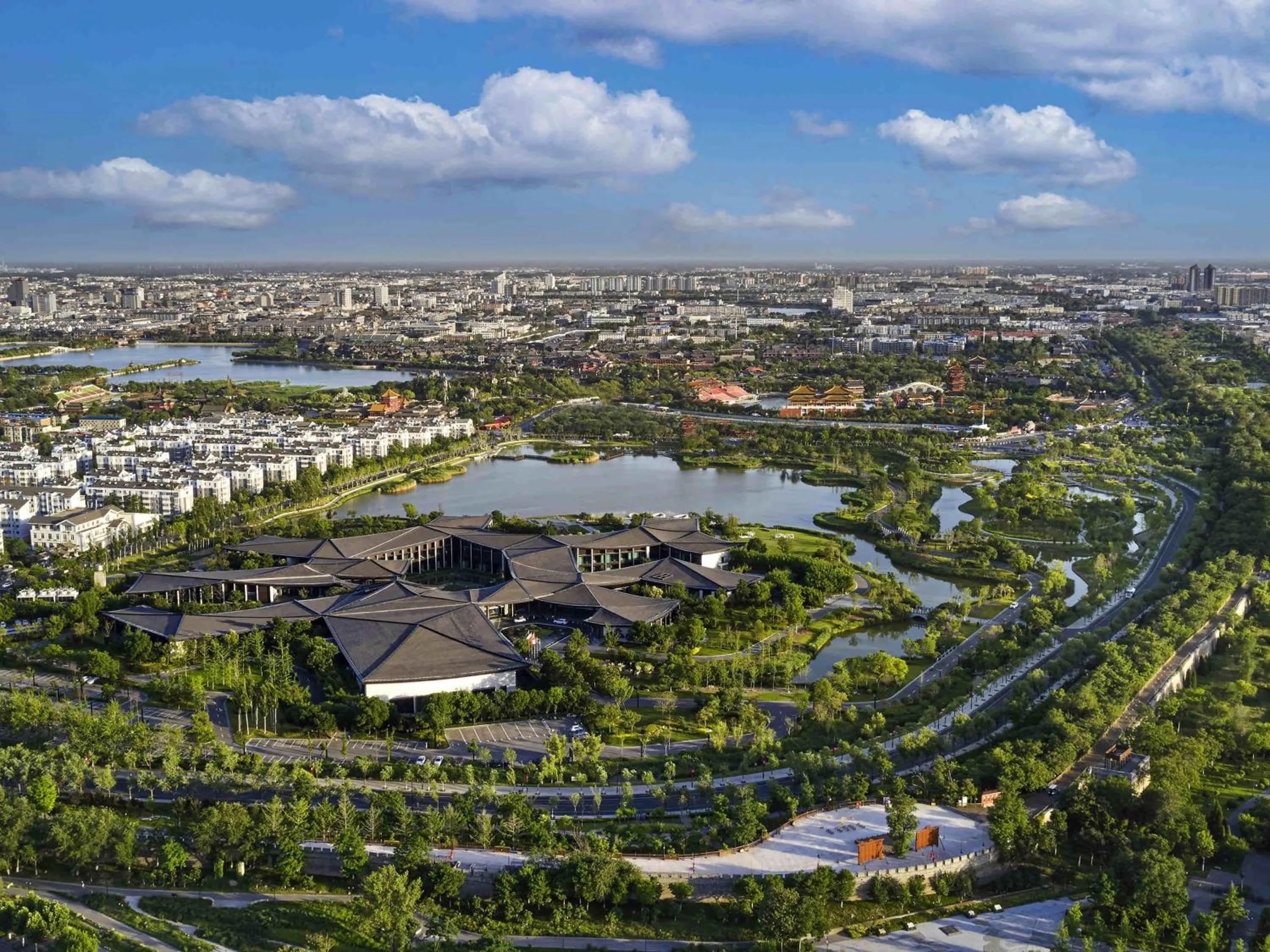 Property building in Pullman Kaifeng Jianye