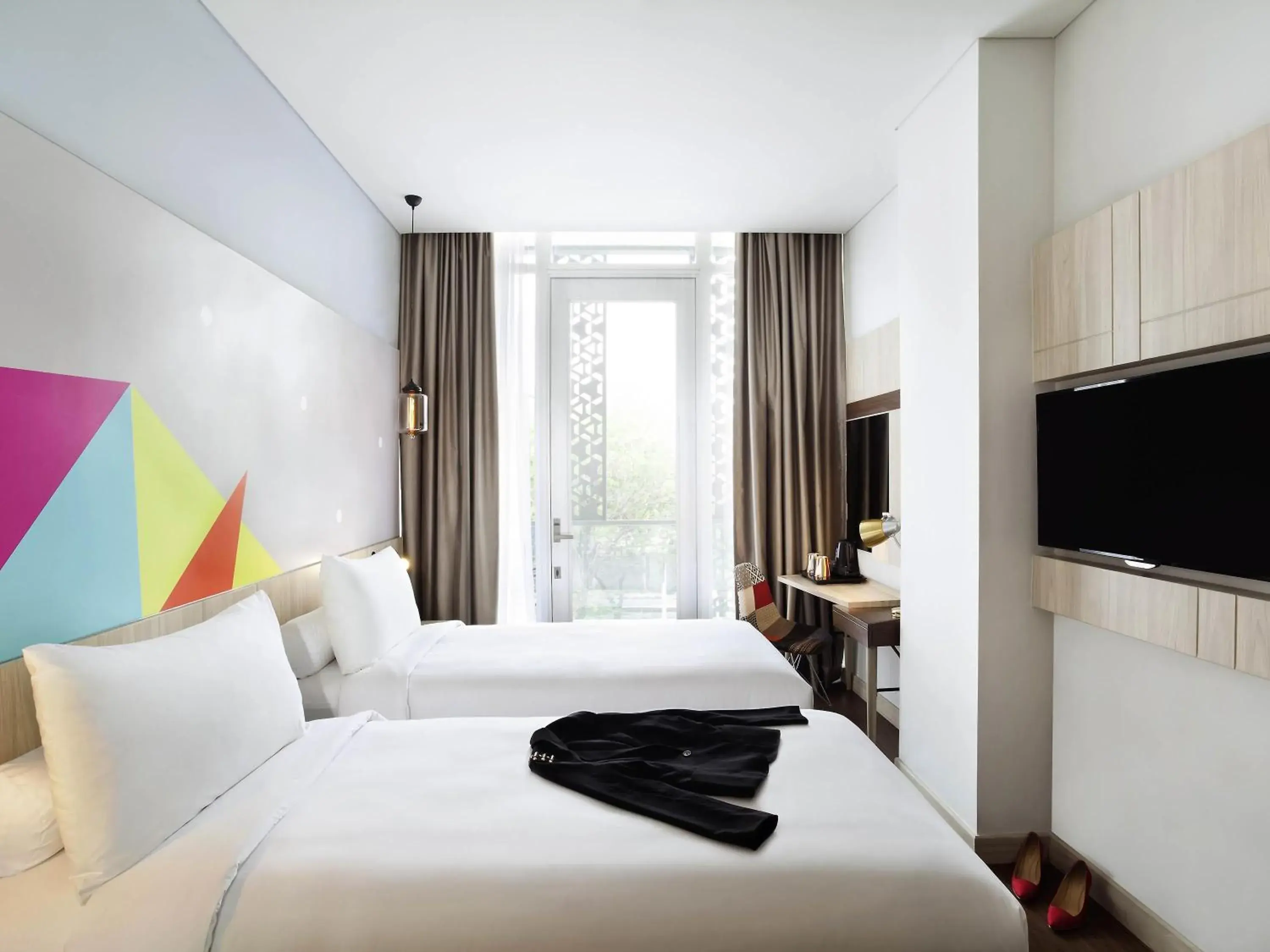 Superior Twin Room with Balcony in Ibis Styles Jakarta Sunter Superior Twin Room with Balcony in Ibis Styles Jakarta Sunter