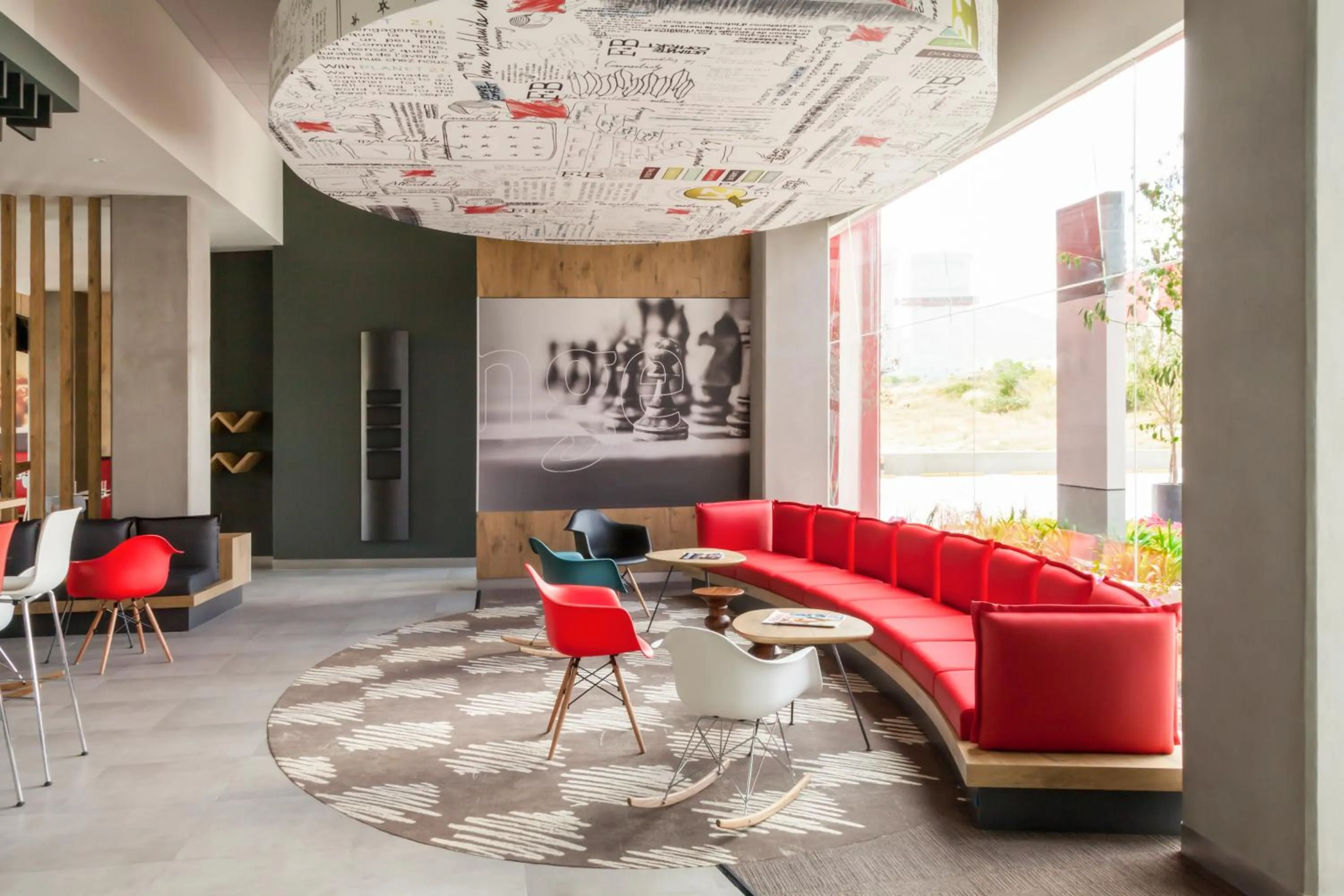 Lounge or bar in Ibis Queretaro