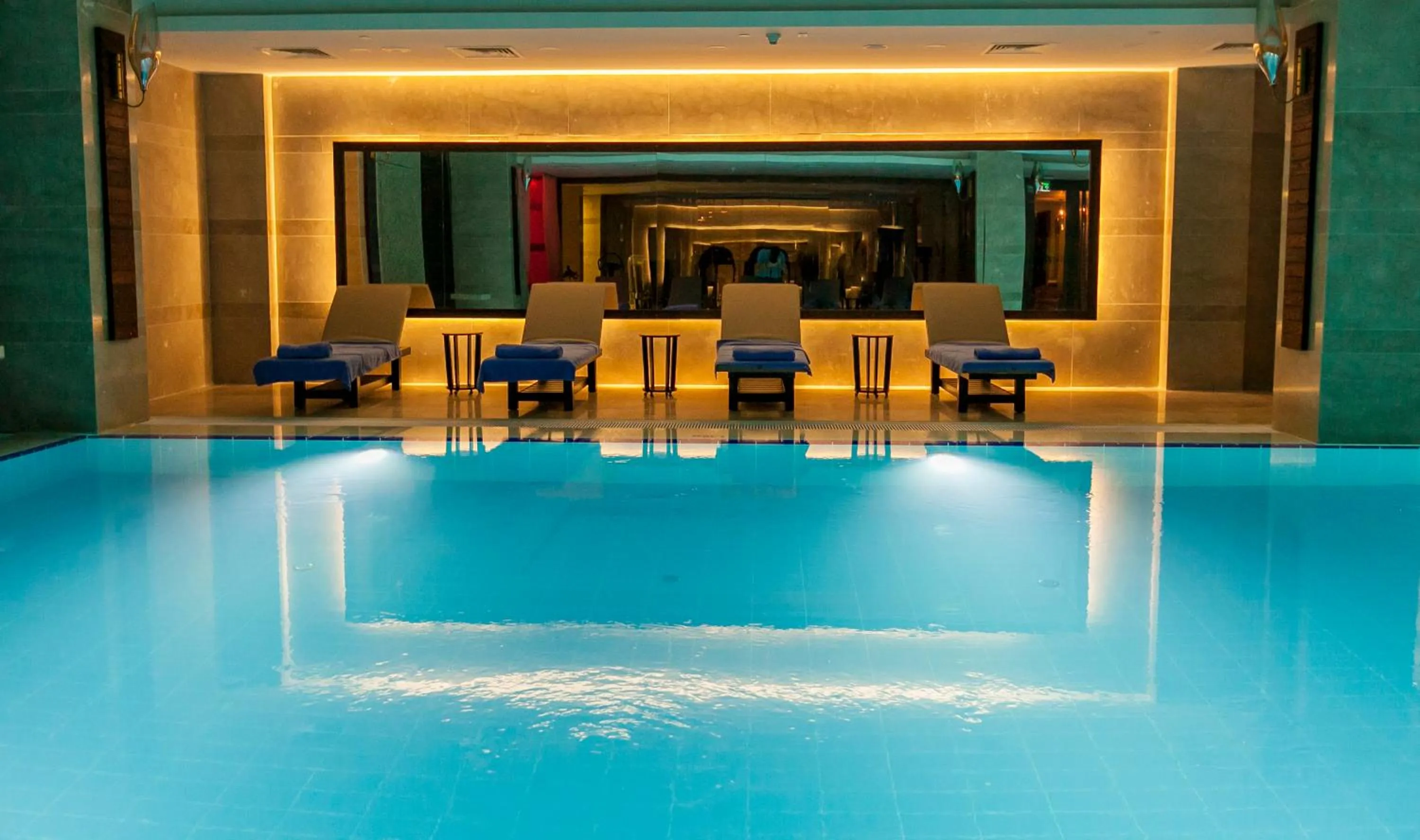 Swimming pool in Novotel Diyarbakir