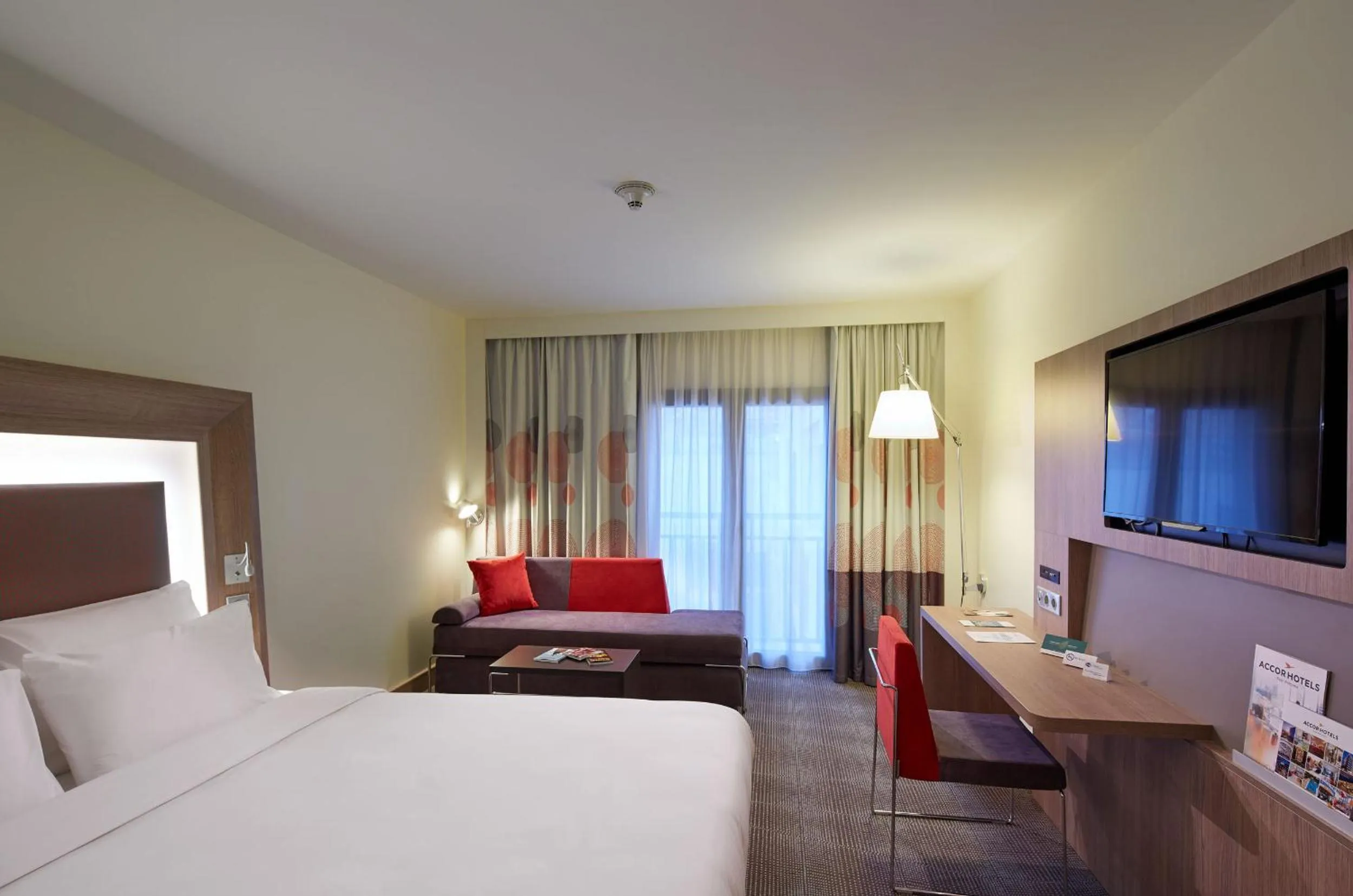 Photo of the whole room in Novotel Diyarbakir