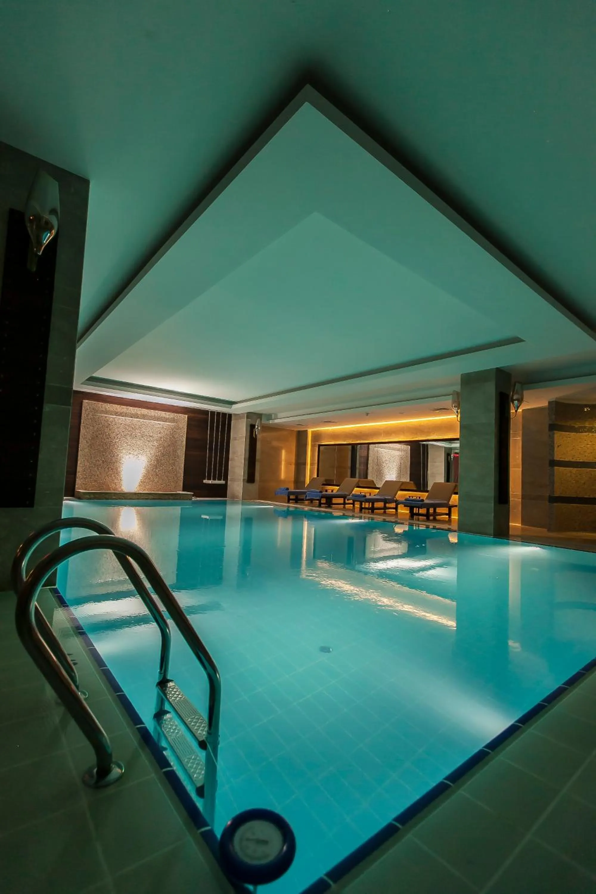 Swimming pool in Novotel Diyarbakir