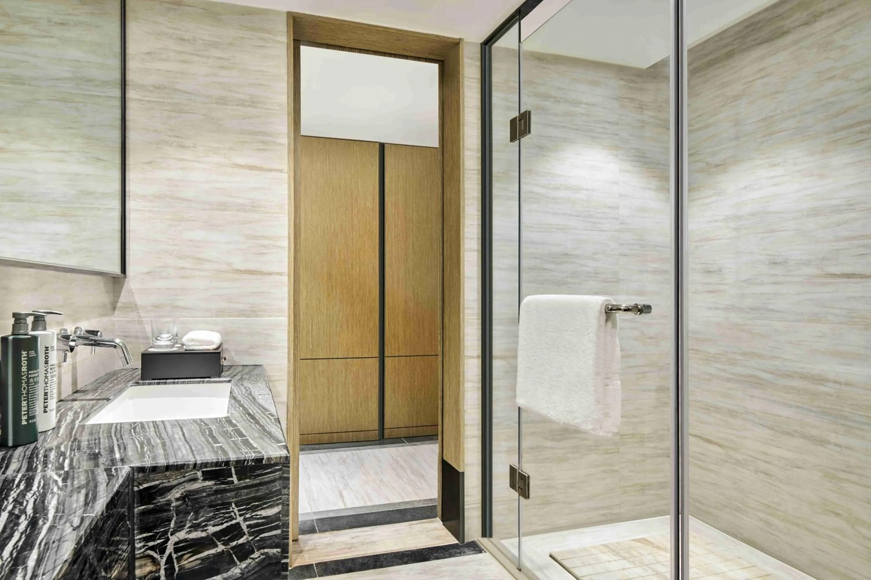 Shower, Bathroom in Mercure Wuhan Changqing Park