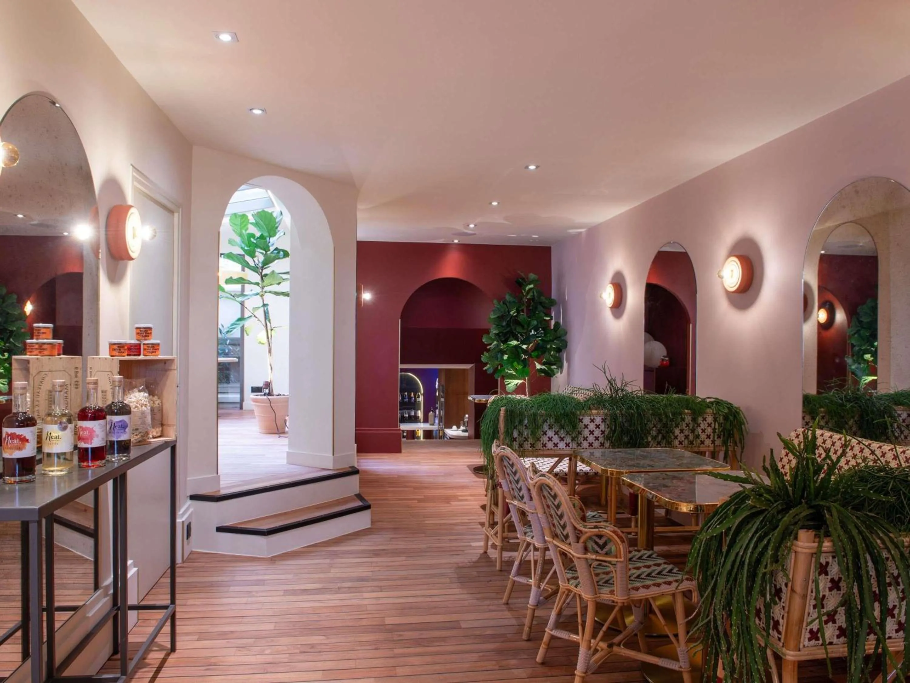 Property building in Mercure Paris Pigalle Sacre Coeur