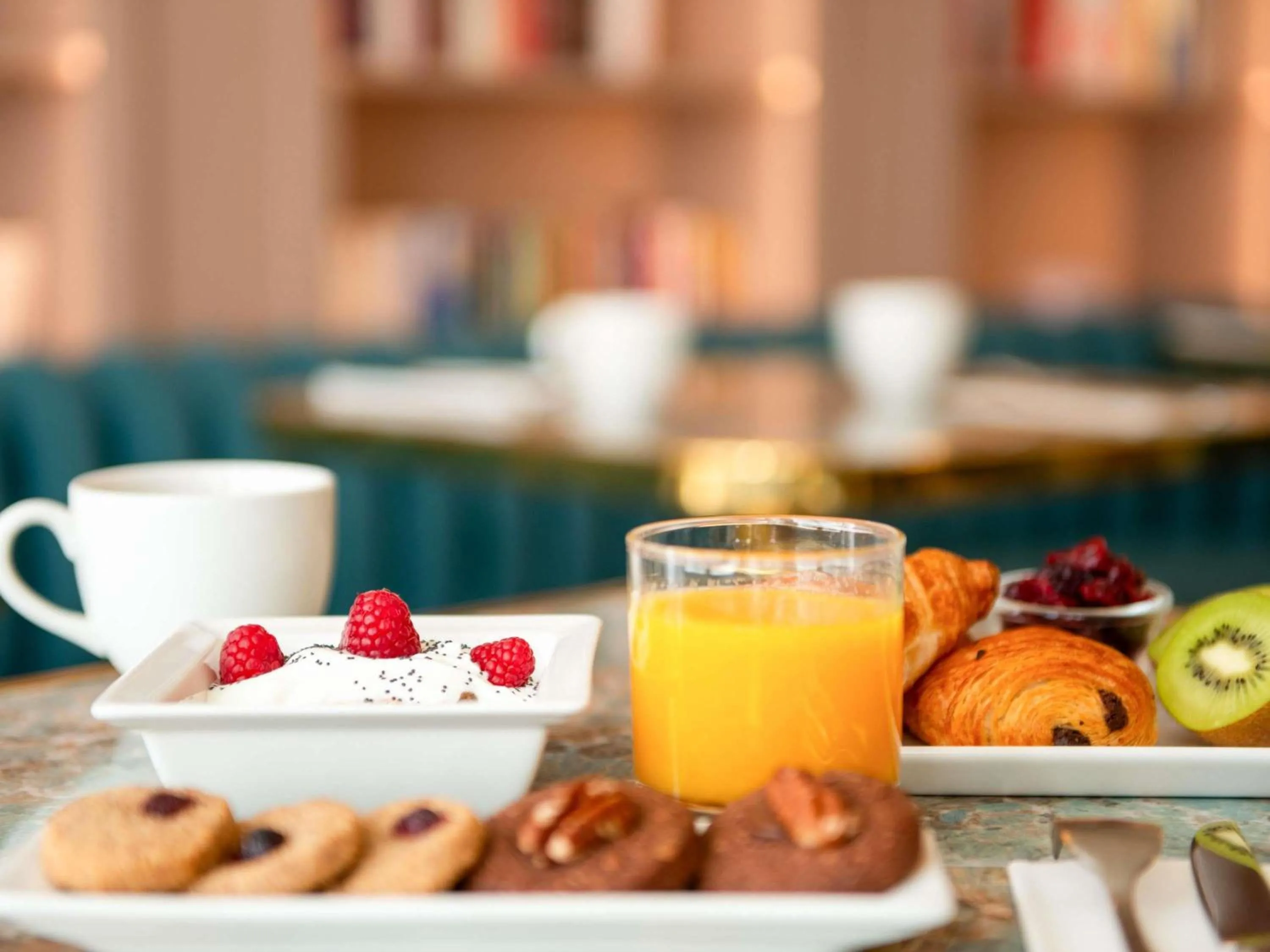 Bedroom in Mercure Paris Pigalle Sacre Coeur