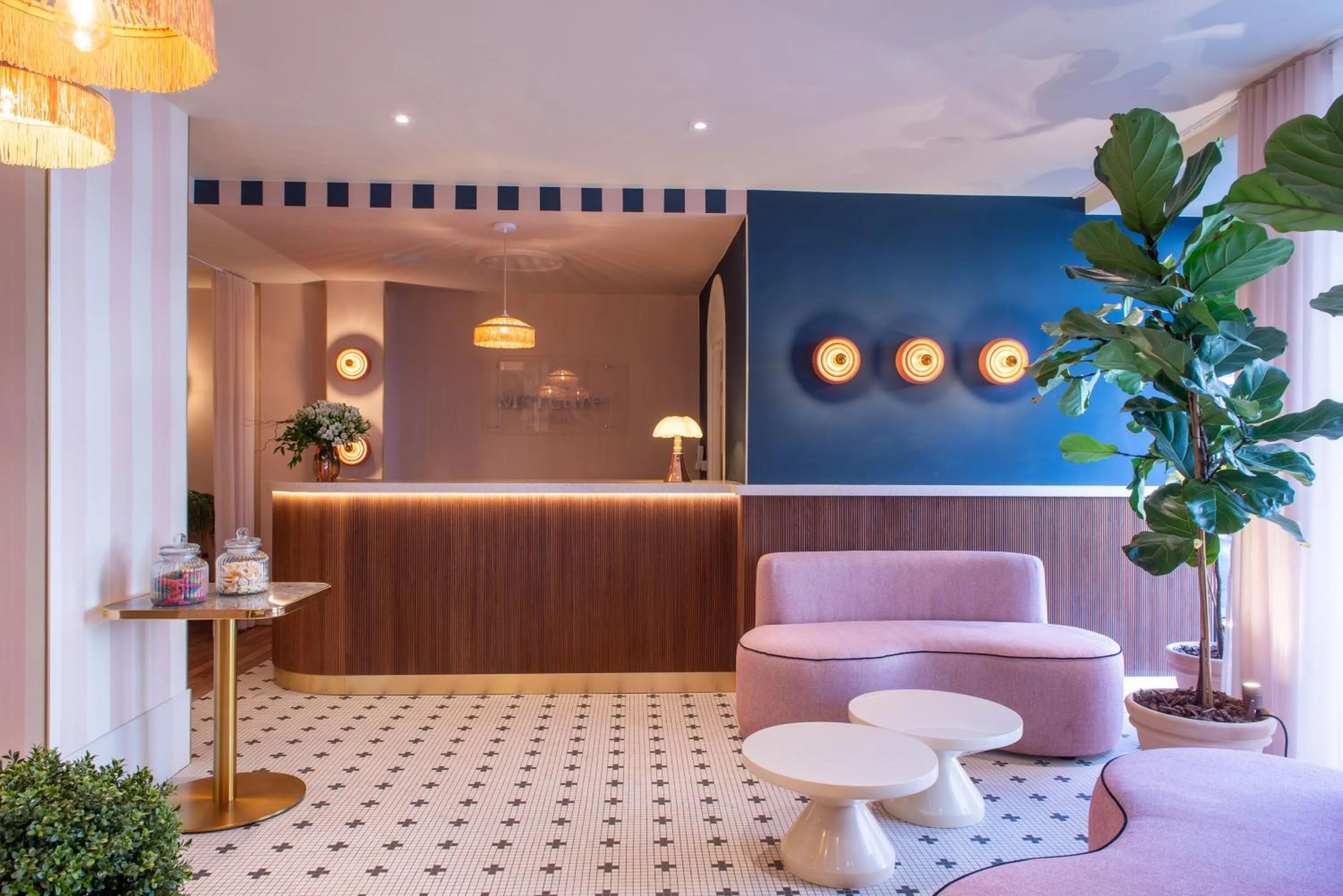 Lobby or reception in Mercure Paris Pigalle Sacre Coeur