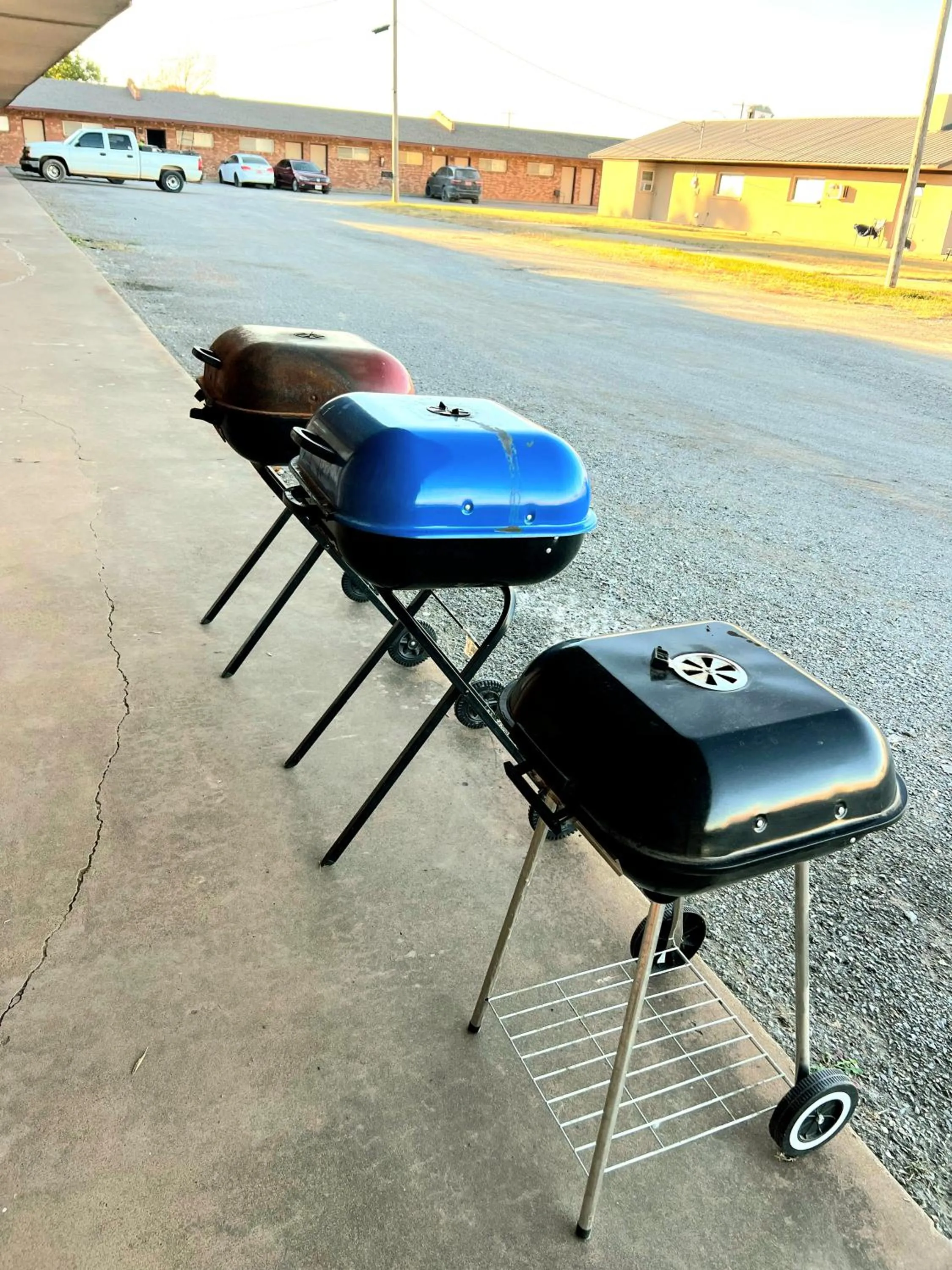 BBQ facilities in Sawmill Lodges Motel
