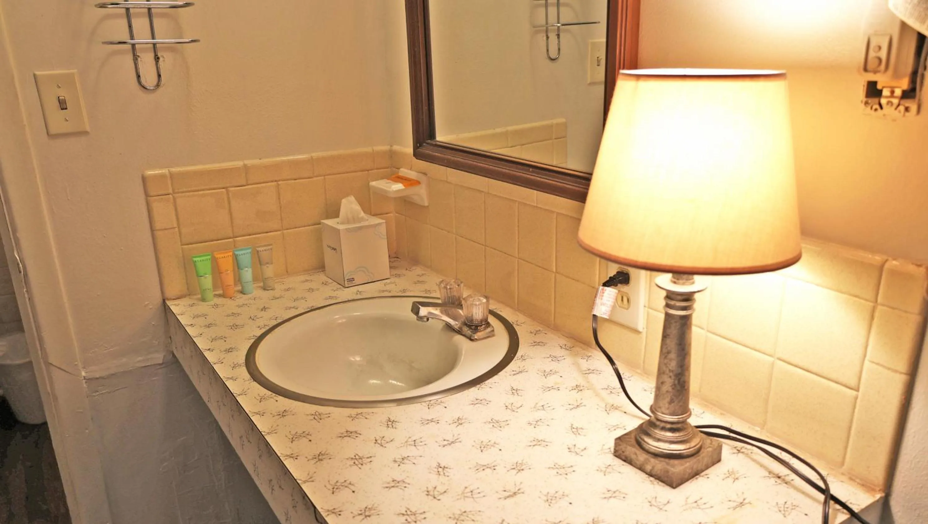 Sawmill Lodges Motel