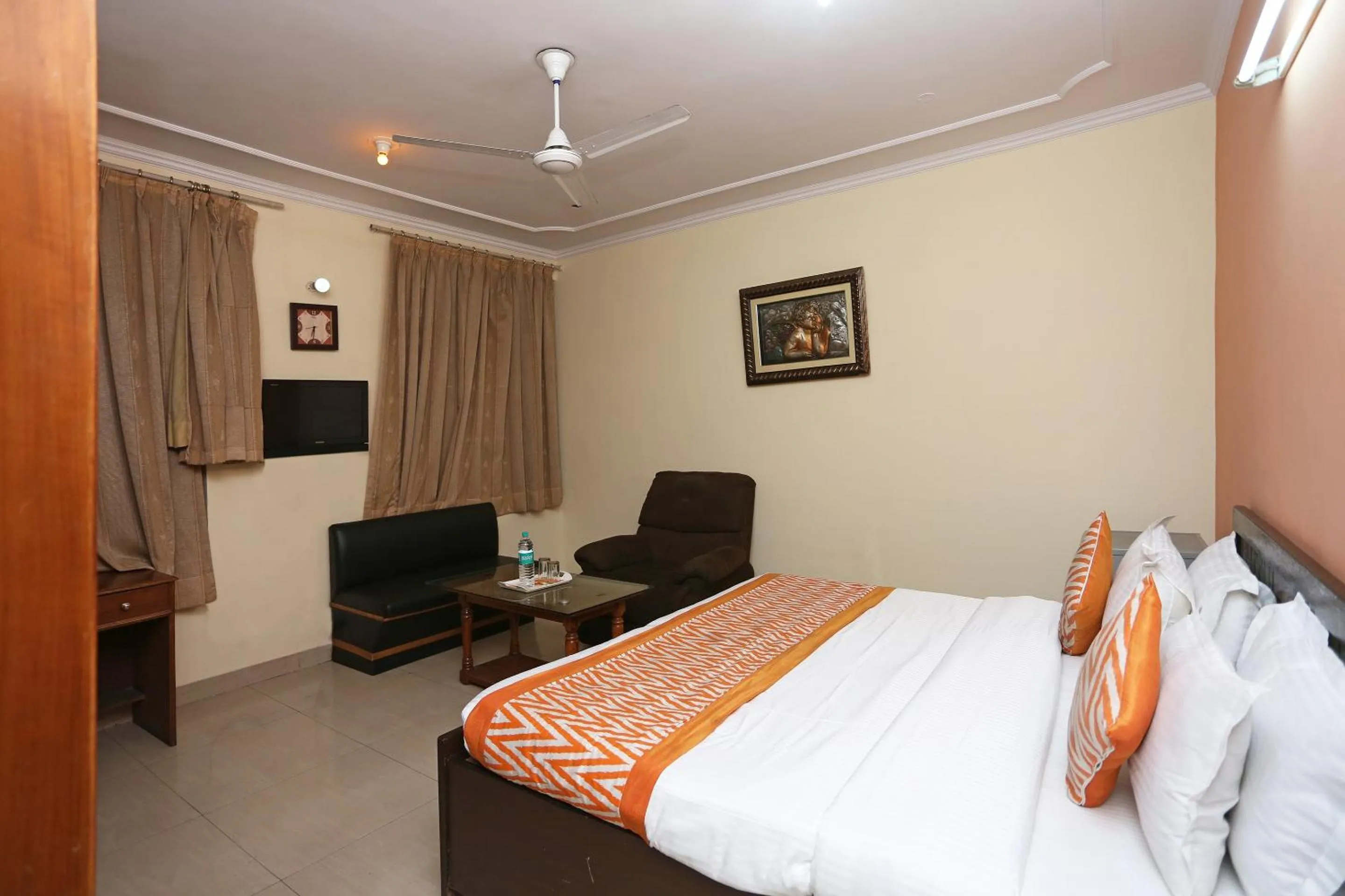 Bedroom, Bed in Super Hotel O Kalkaji Residency Bnb Near Lotus Temple