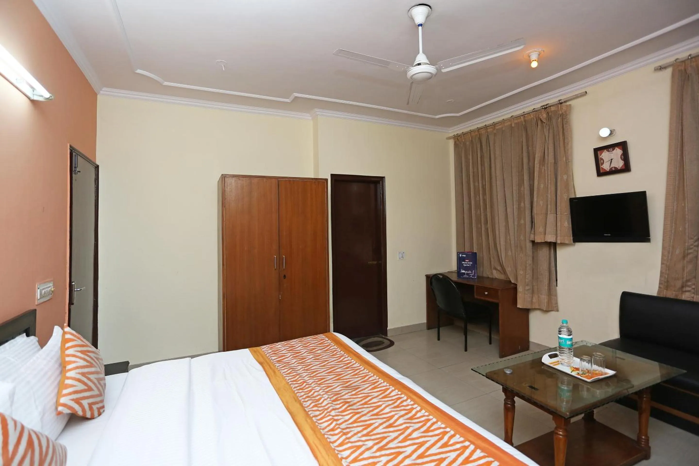 Bedroom, Bed in Super Hotel O Kalkaji Residency Bnb Near Lotus Temple