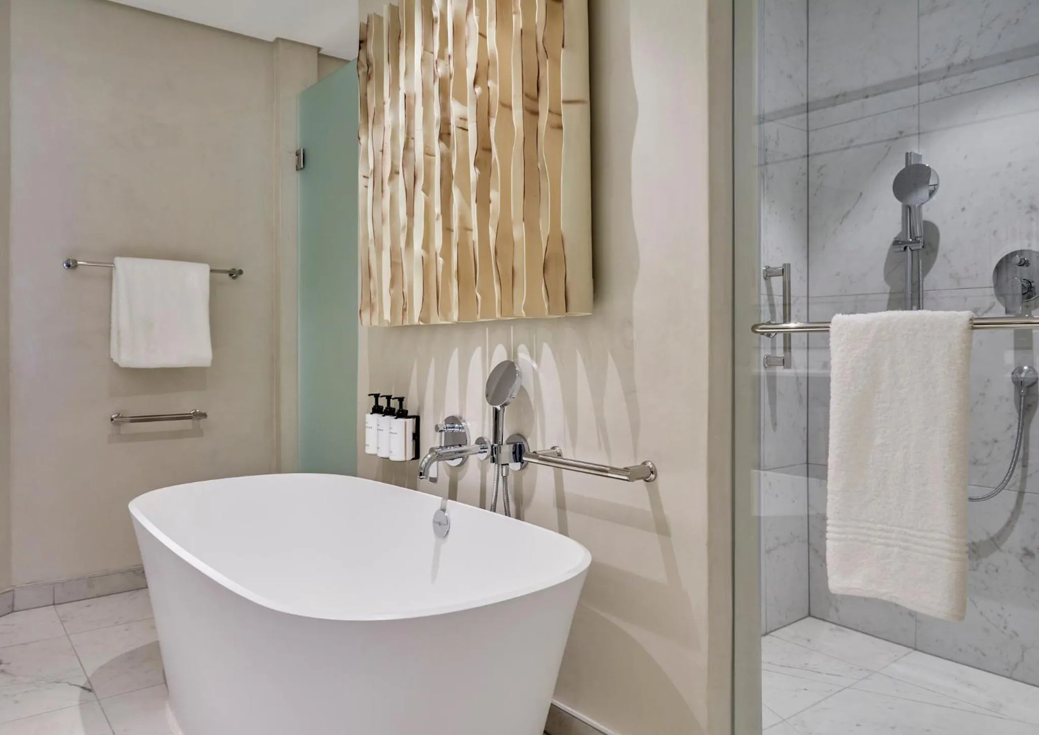 Photo of the whole room in InterContinental Table Bay Cape Town by IHG