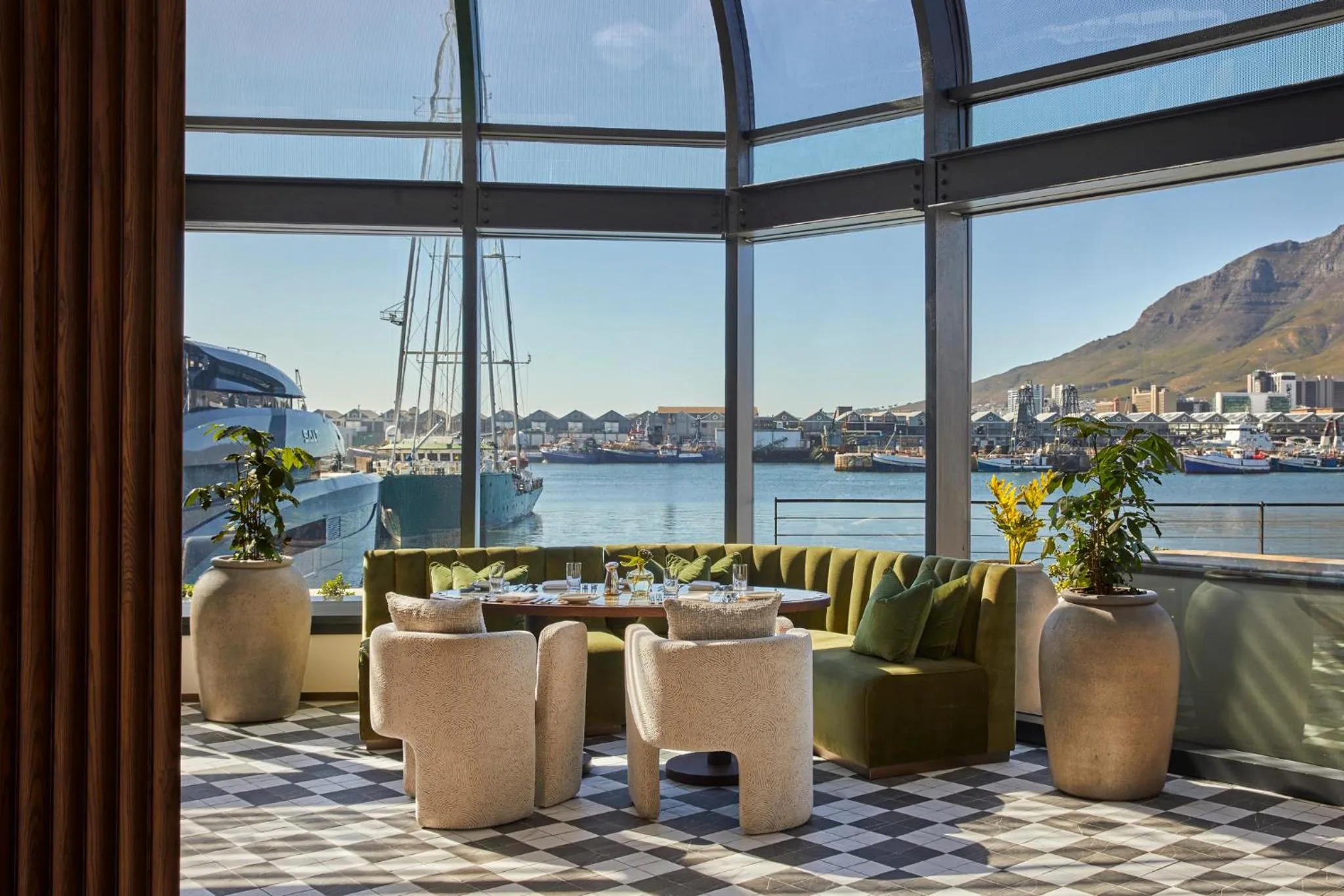 Restaurant/places to eat in InterContinental Table Bay Cape Town by IHG