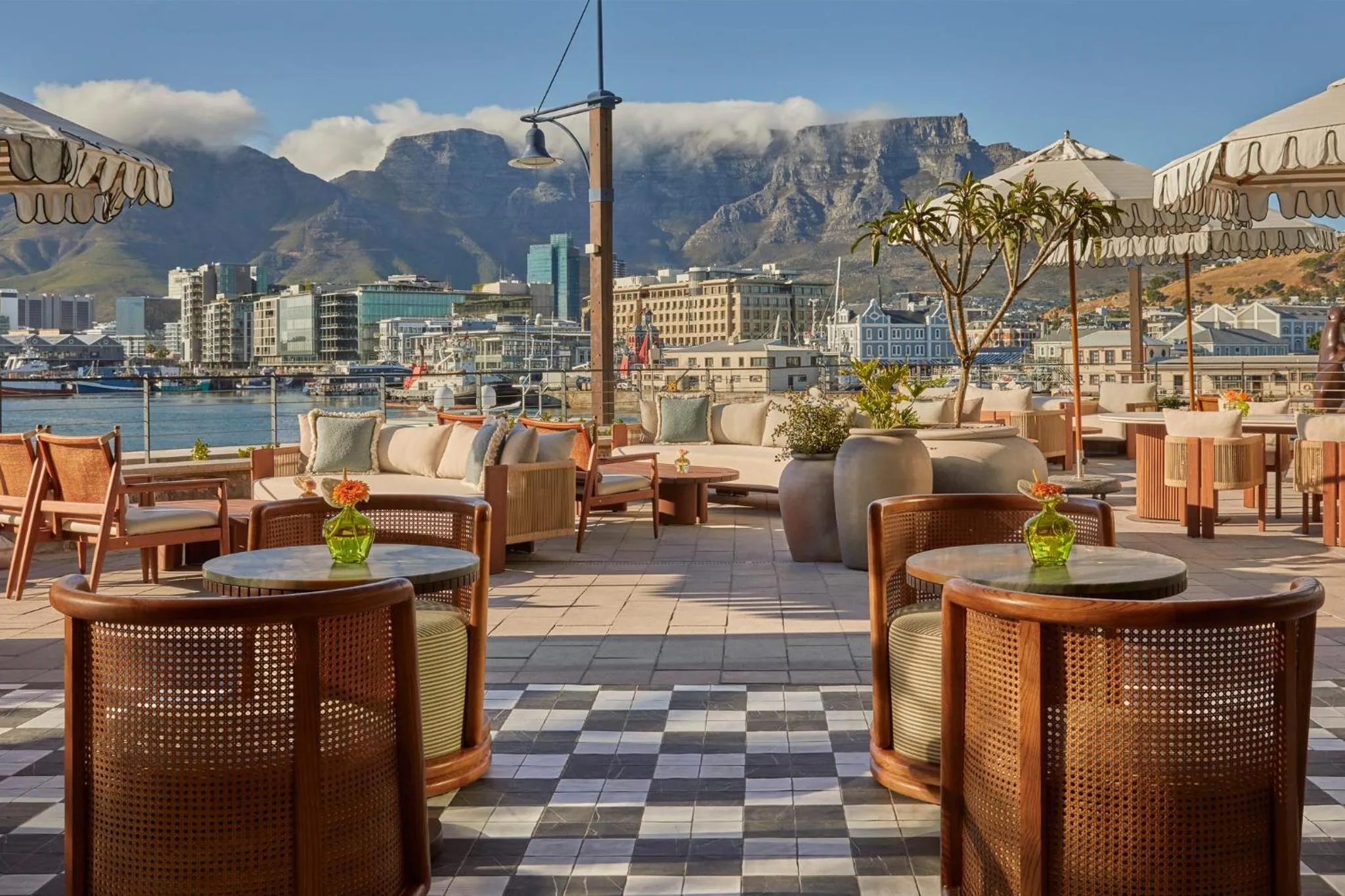 Restaurant/places to eat in InterContinental Table Bay Cape Town by IHG
