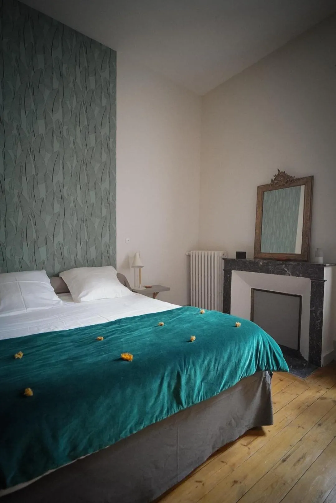 Photo of the whole room, Bed in La Maison Saint Aignan