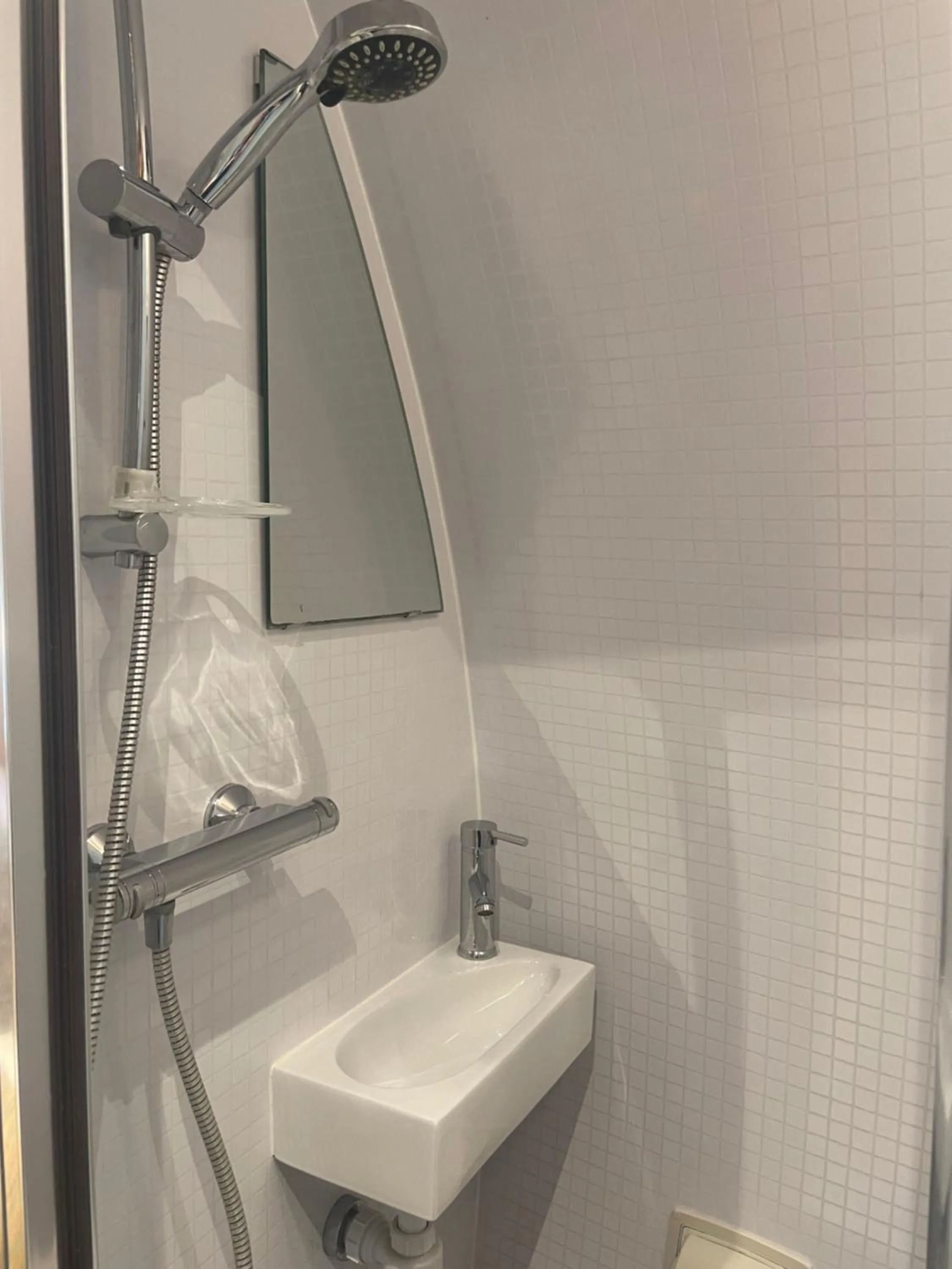 Shower in Pear Tree Inn Whitley