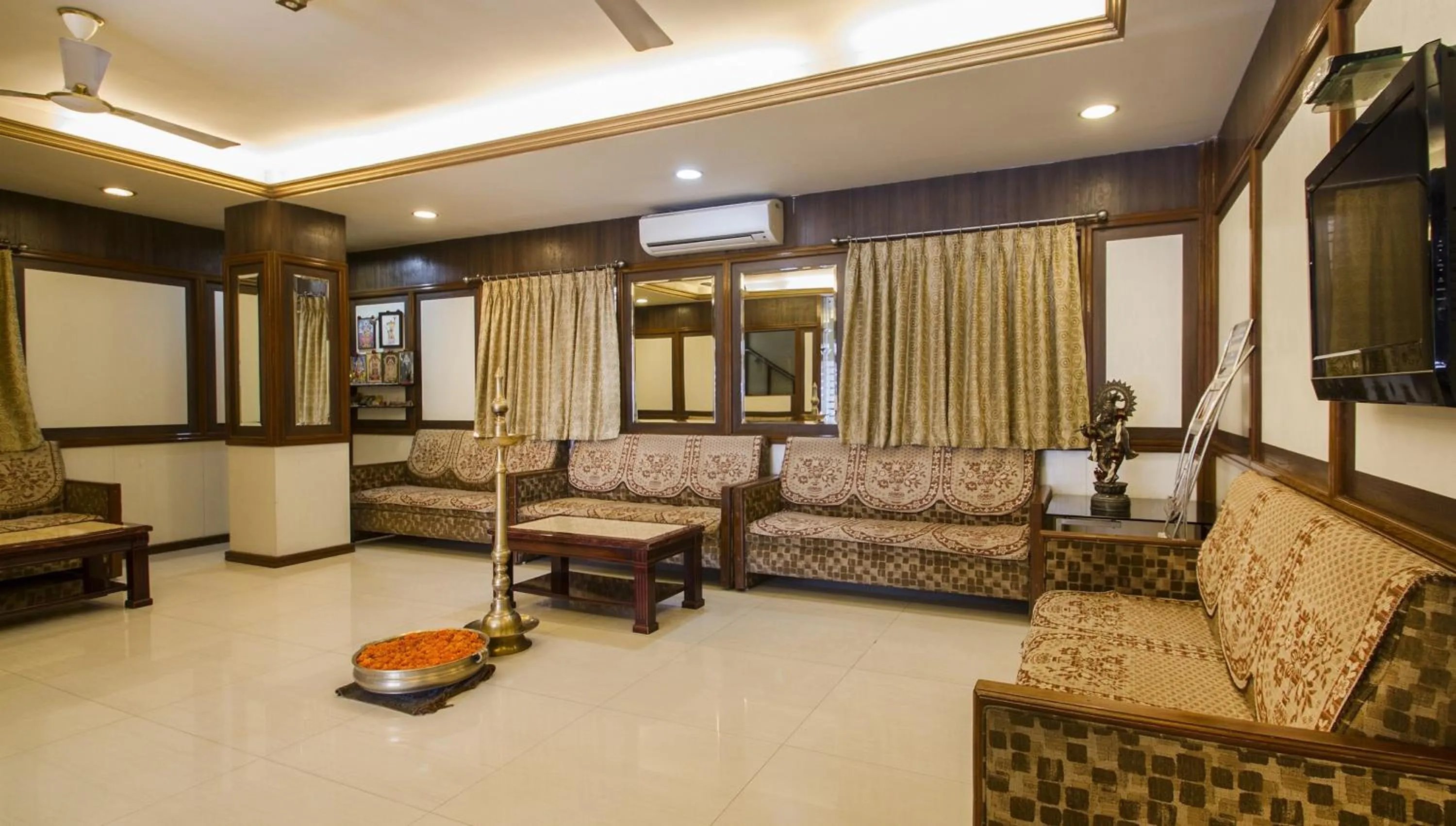 Lobby or reception in Hotel O Surya Residency