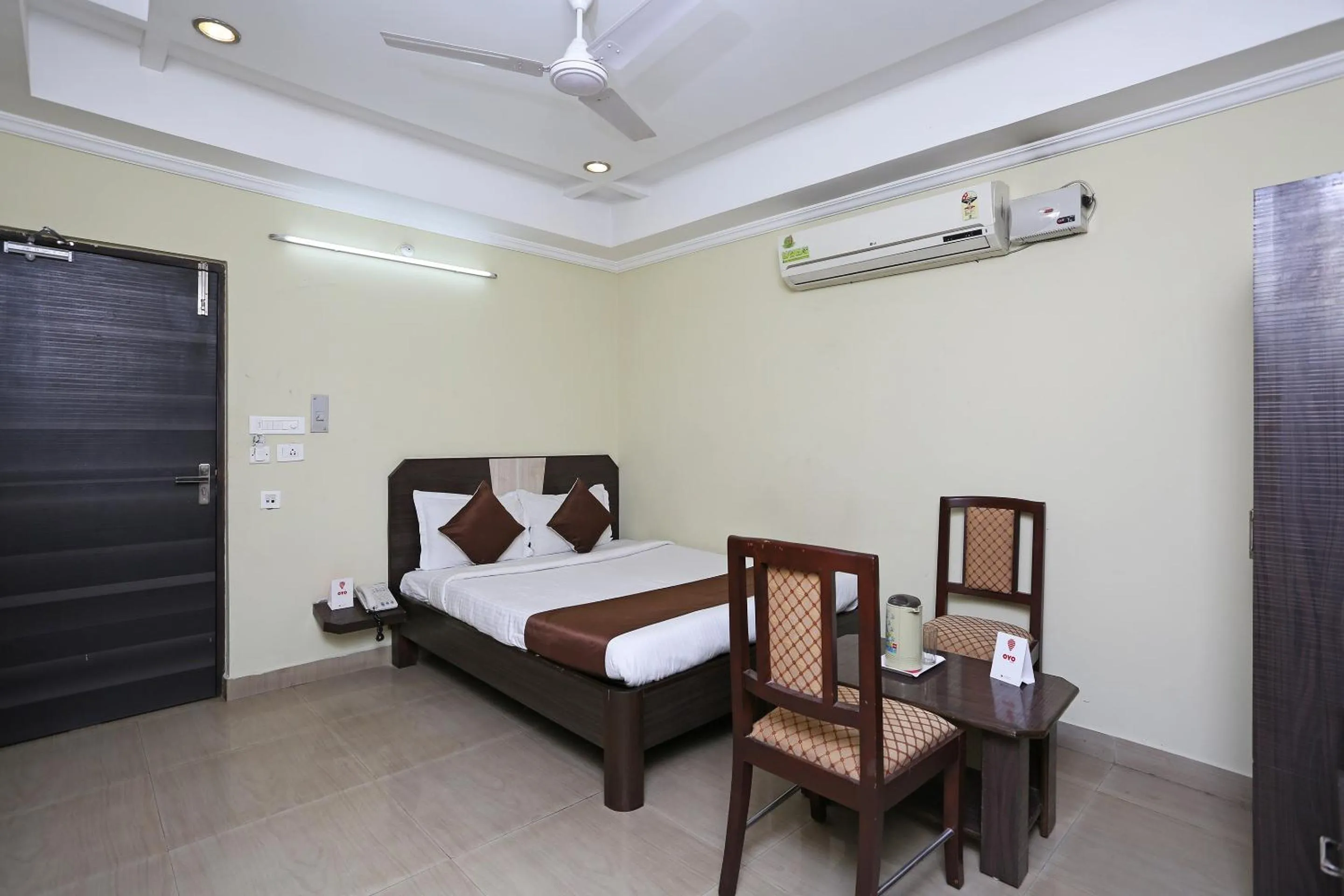 Bedroom, Bed in Hotel O Saraswathi Residency Near SR Nagar Metro Station