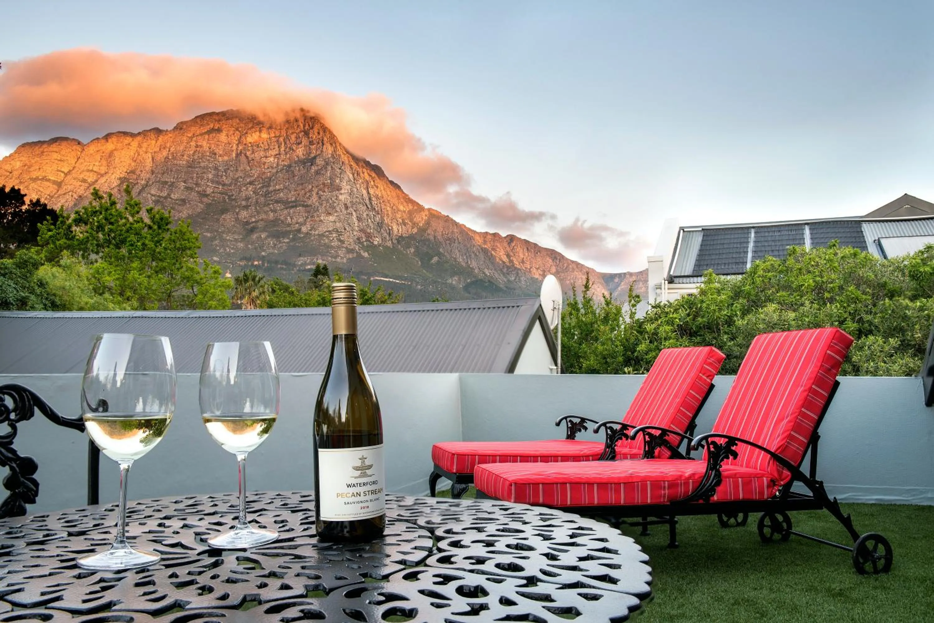Mountain view in La Fontaine Boutique Hotel by The Oyster Collection