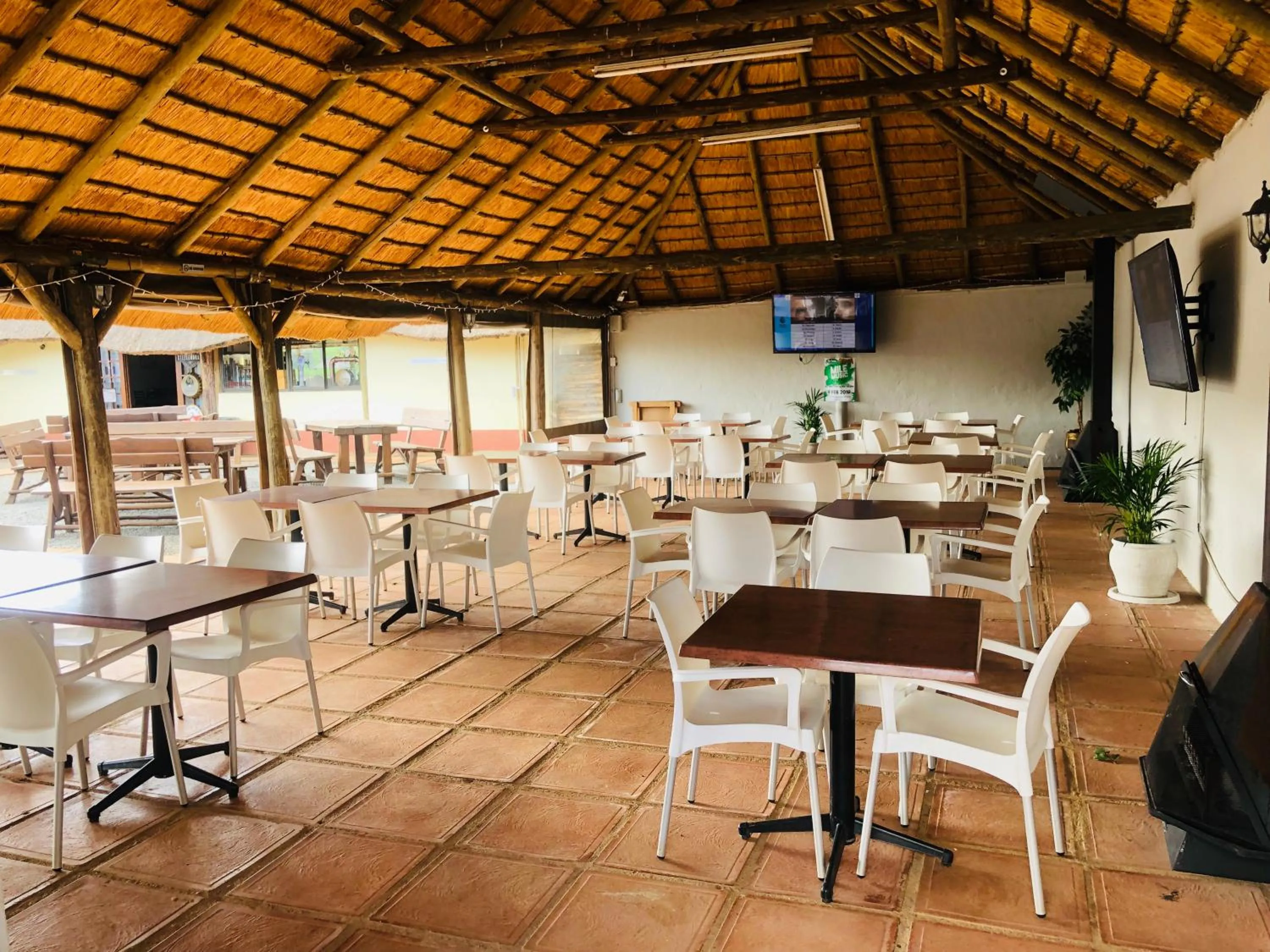 Restaurant/places to eat in St Ives Lodge