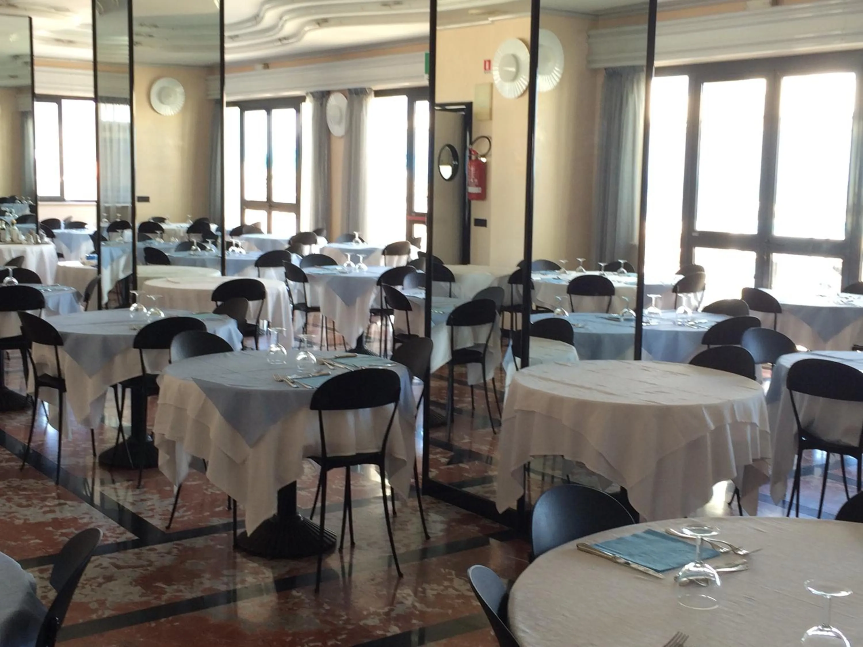 Restaurant/places to eat in Hotel Marcelli