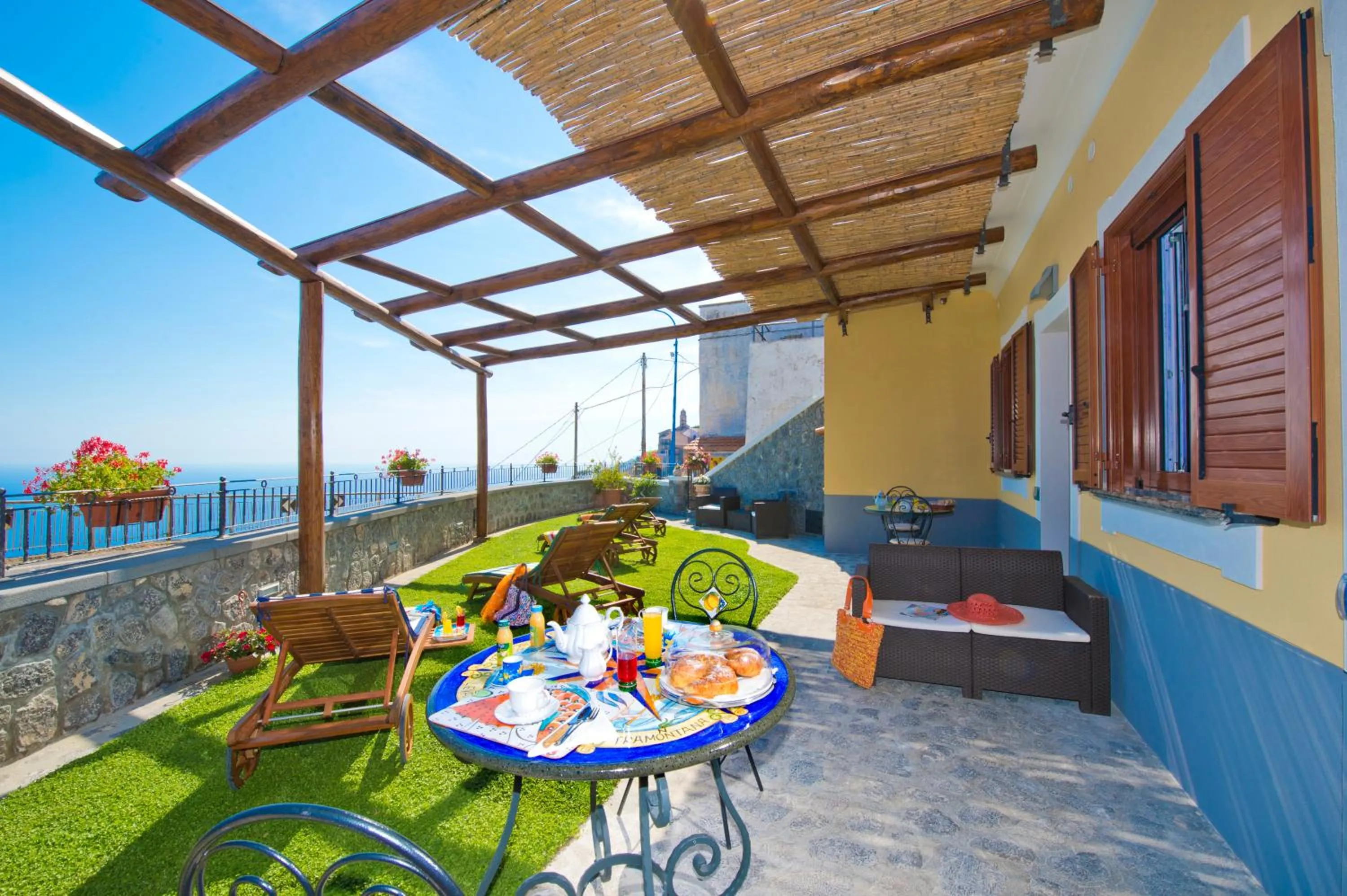 Property building in La Mela Blu