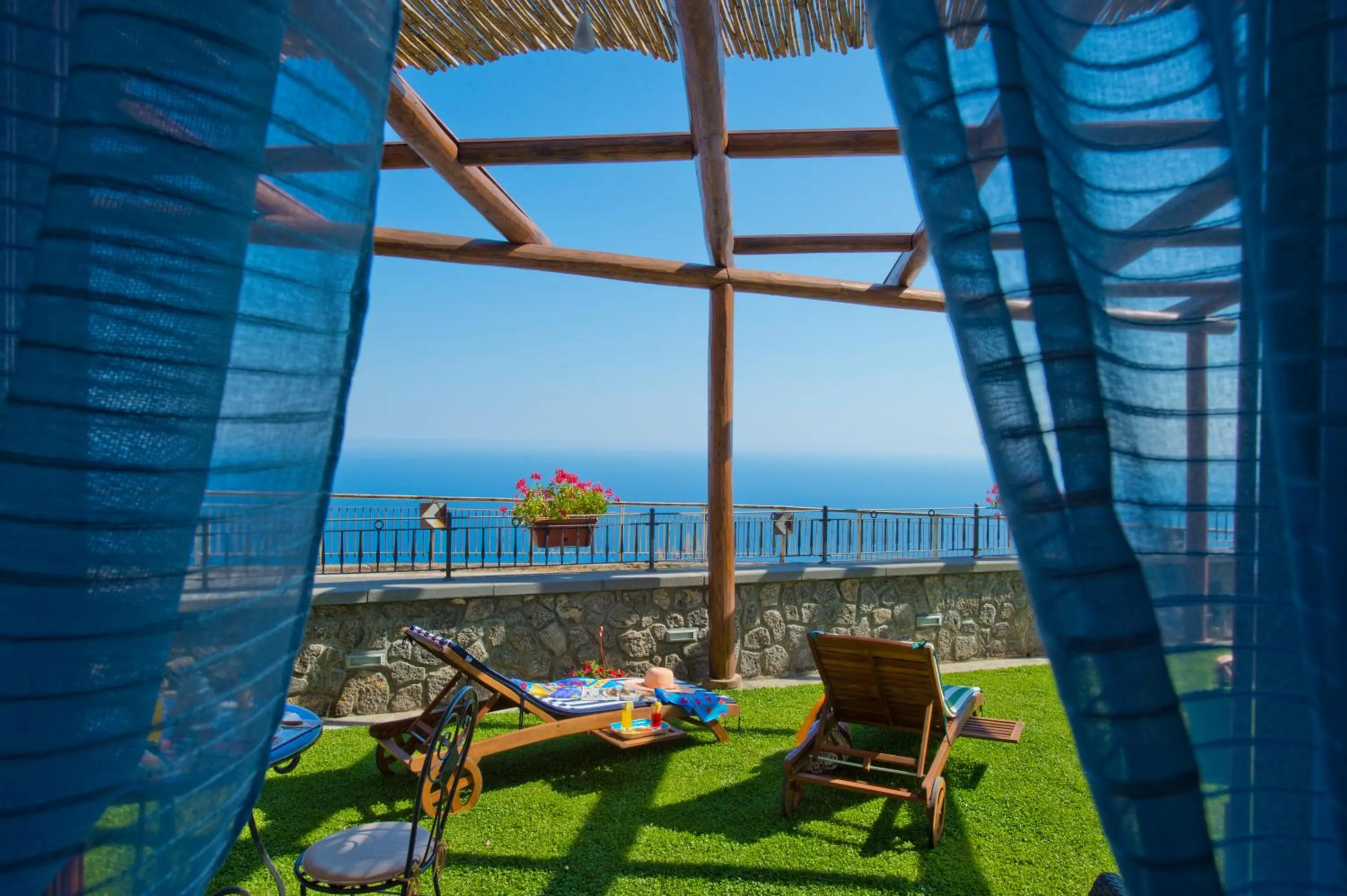 Garden view in La Mela Blu