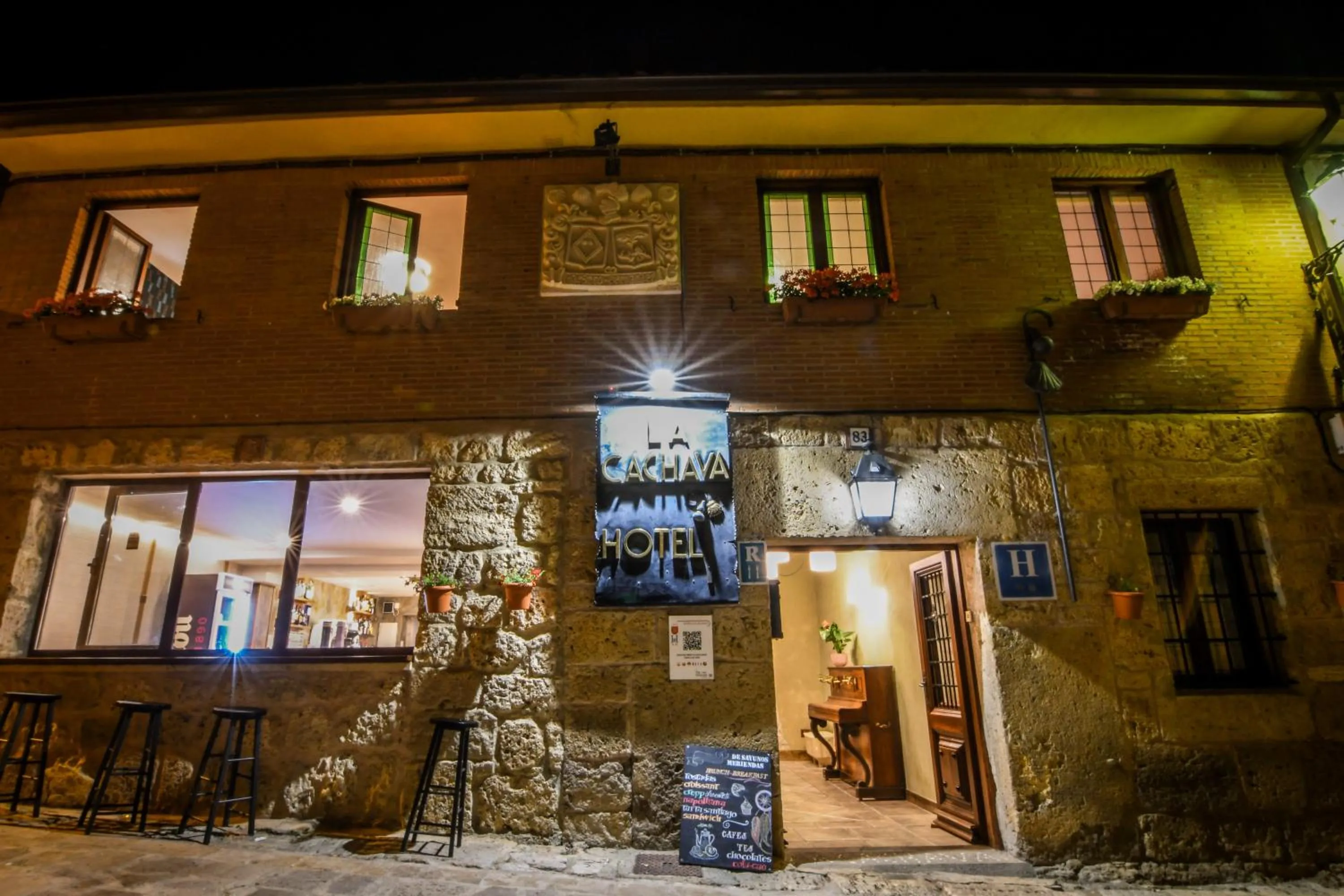 Property building in La Cachava
