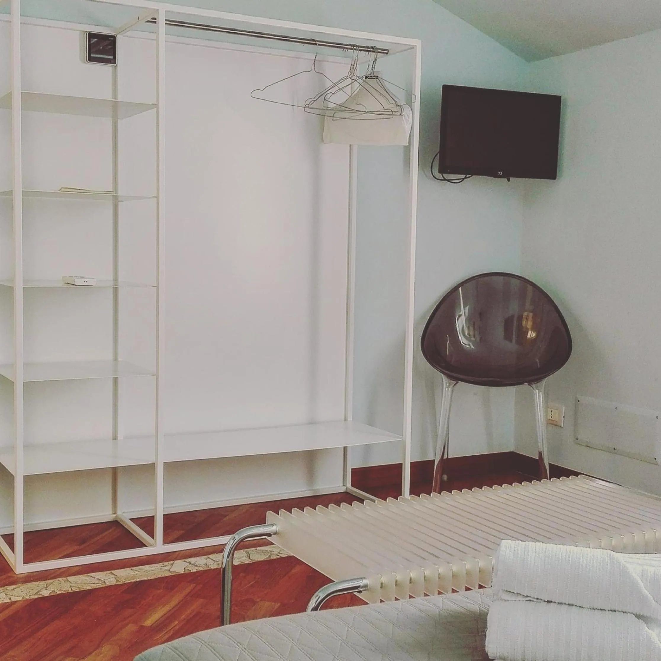 Photo of the whole room, Bed in Largo Fileni 7