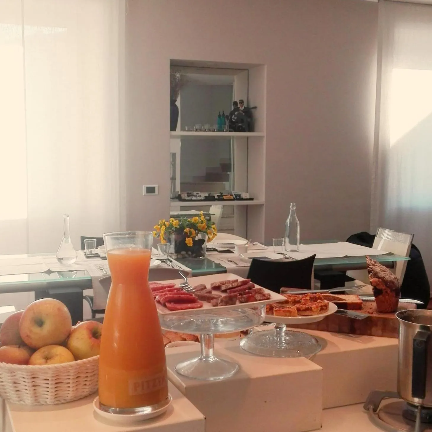 Breakfast in Largo Fileni 7