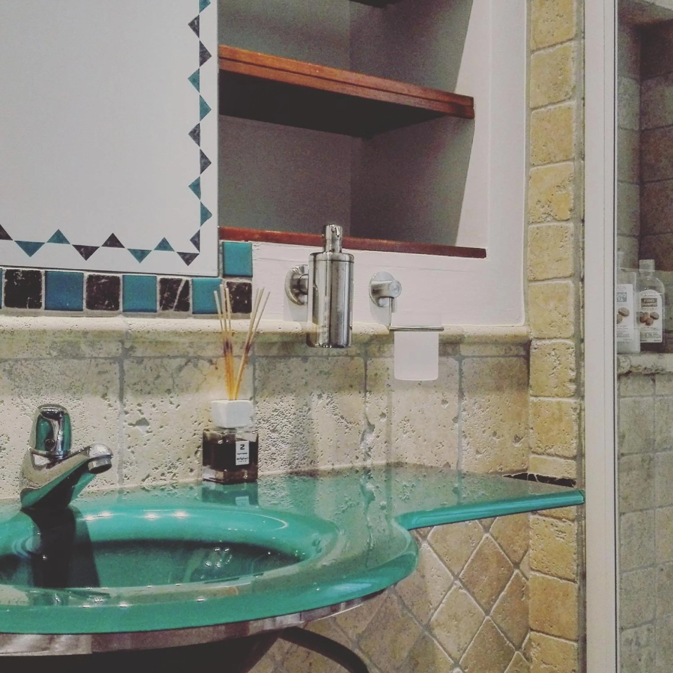 Photo of the whole room in Largo Fileni 7