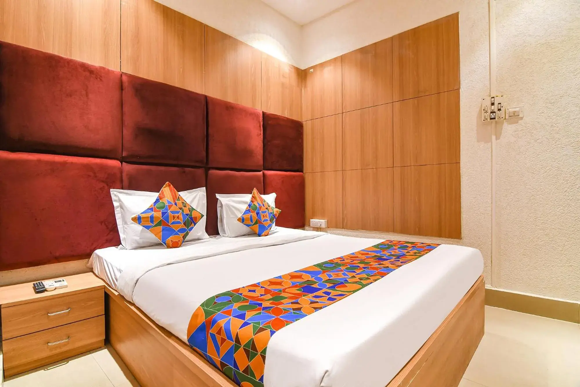 Deluxe Room - single occupancy in FabHotel Marina Deluxe Room - single occupancy in FabHotel Marina