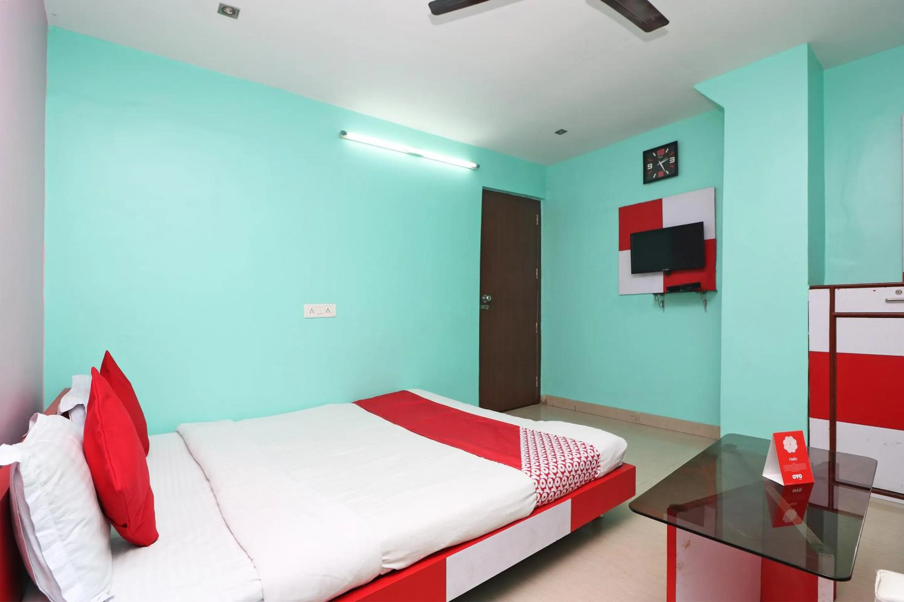 Bedroom, Bed in Hotel O Maruti Lodging