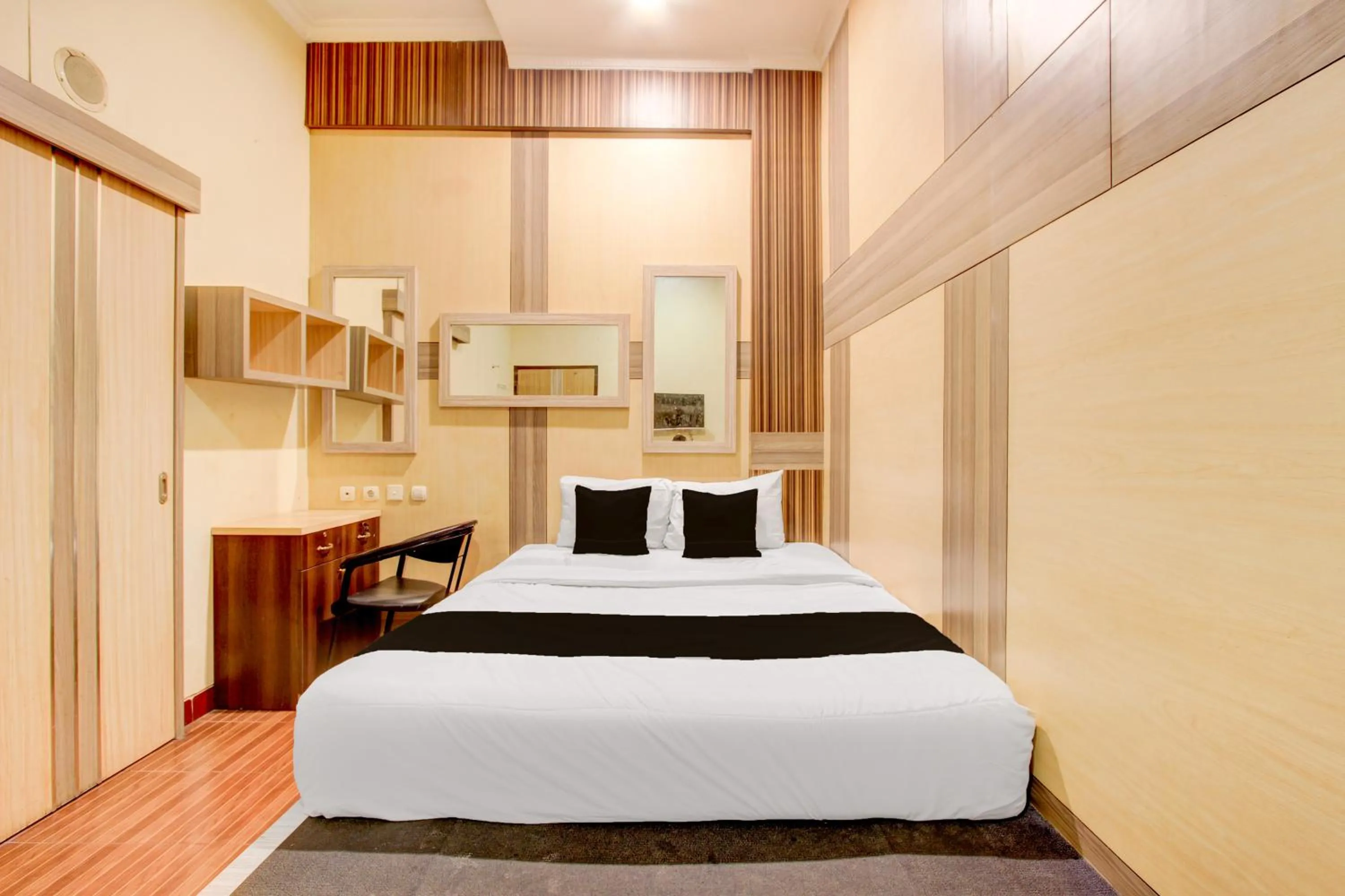 Bedroom, Bed in Collection O near Maguwoharjo Stadium formerly Graha Ngaso