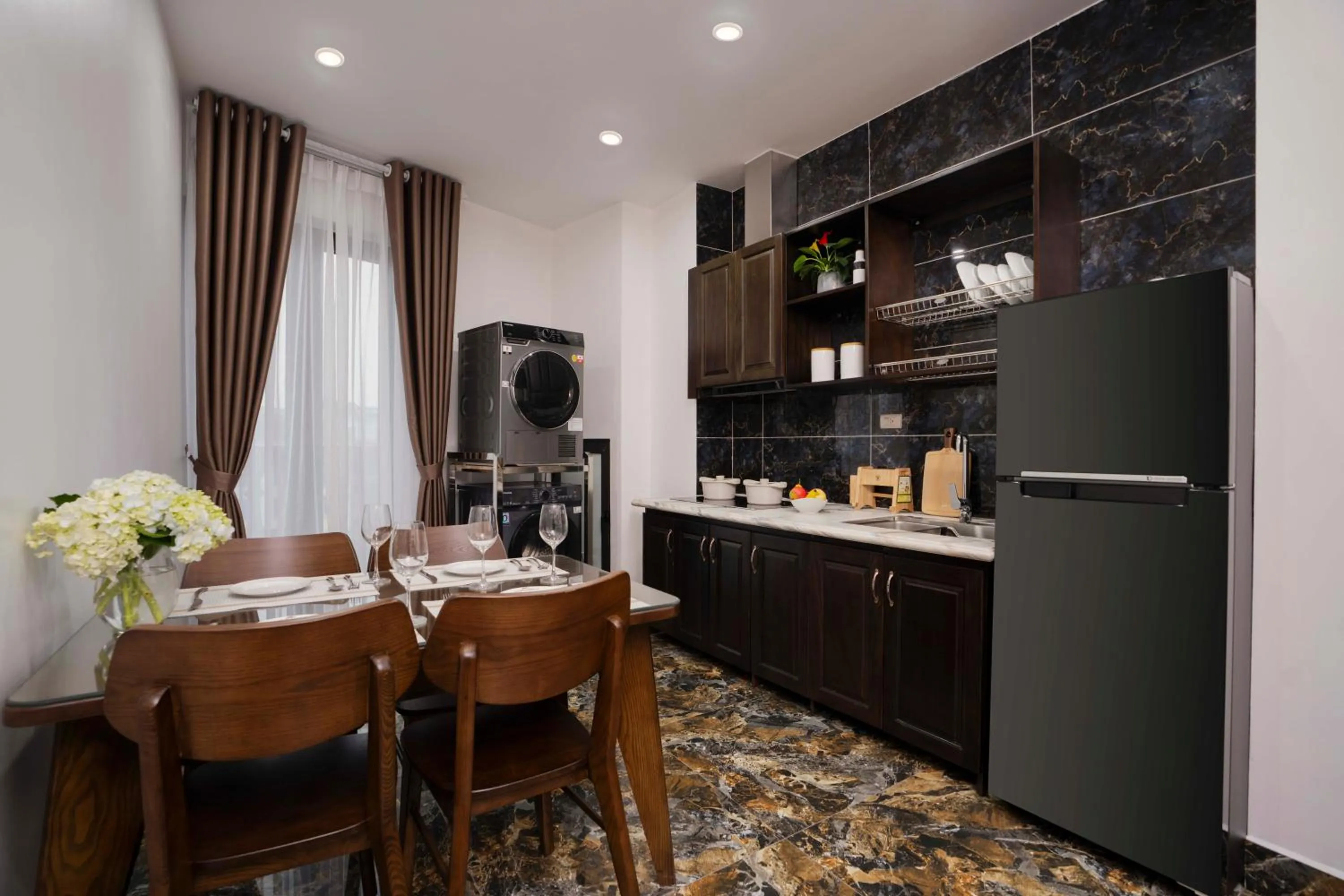 Kitchen or kitchenette in Hai An Hotel Suites Ha Noi