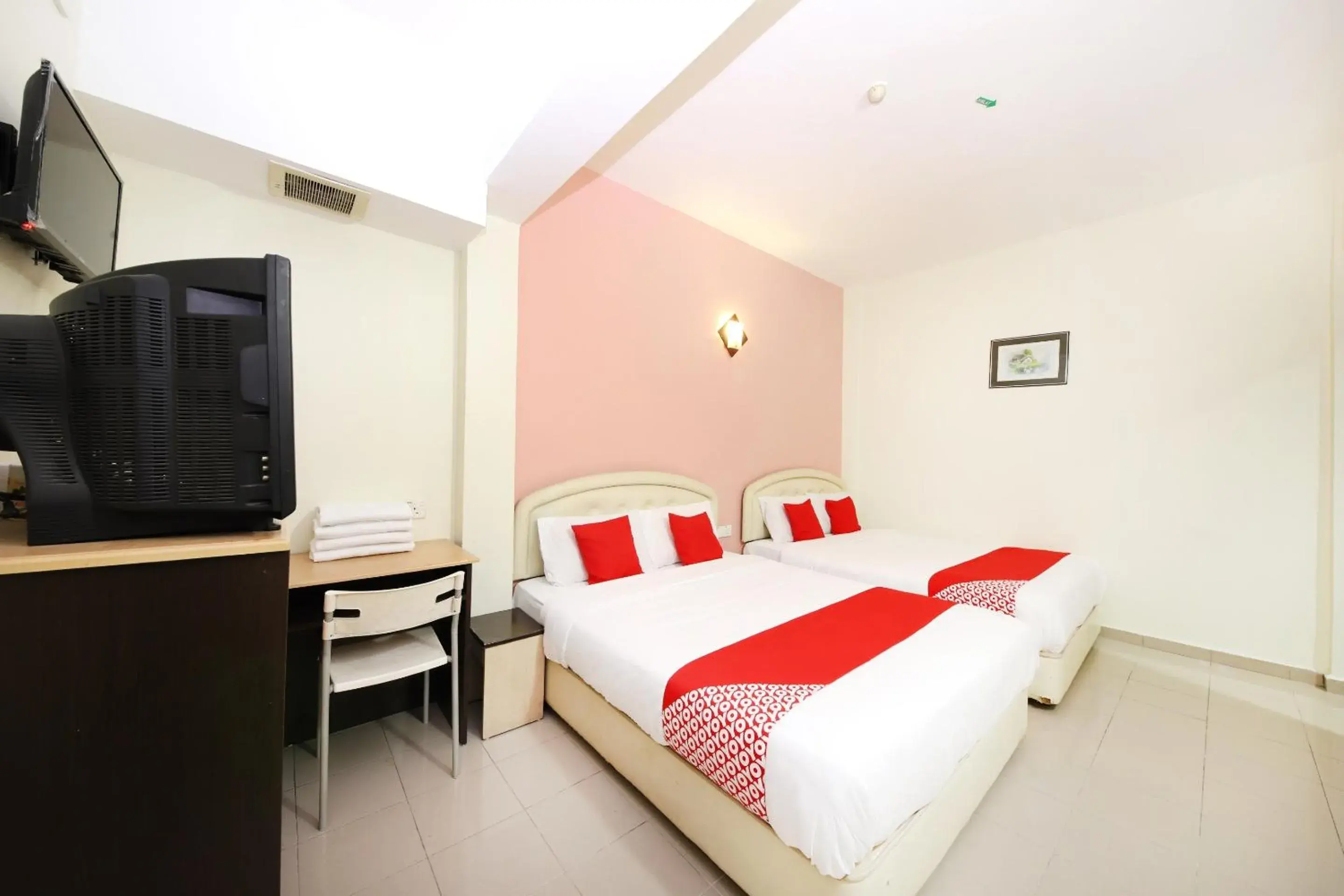 Family Suite in Hotel O Bahau Near Taisho Mountain Formerly Sri Mutiara Bahau Family Suite in Hotel O Bahau Near Taisho Mountain Formerly Sri Mutiara Bahau