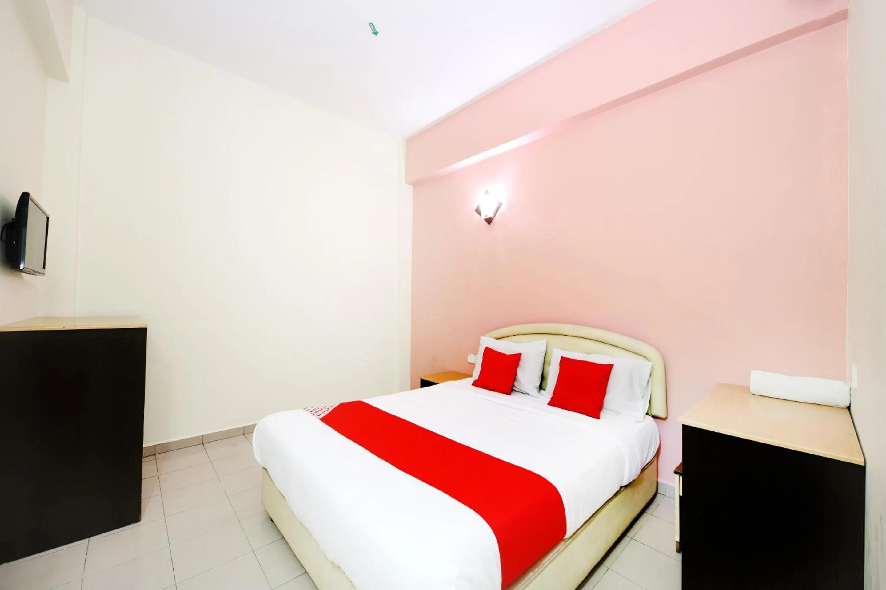 Standard Double Room in Hotel O Bahau Near Taisho Mountain Formerly Sri Mutiara Bahau