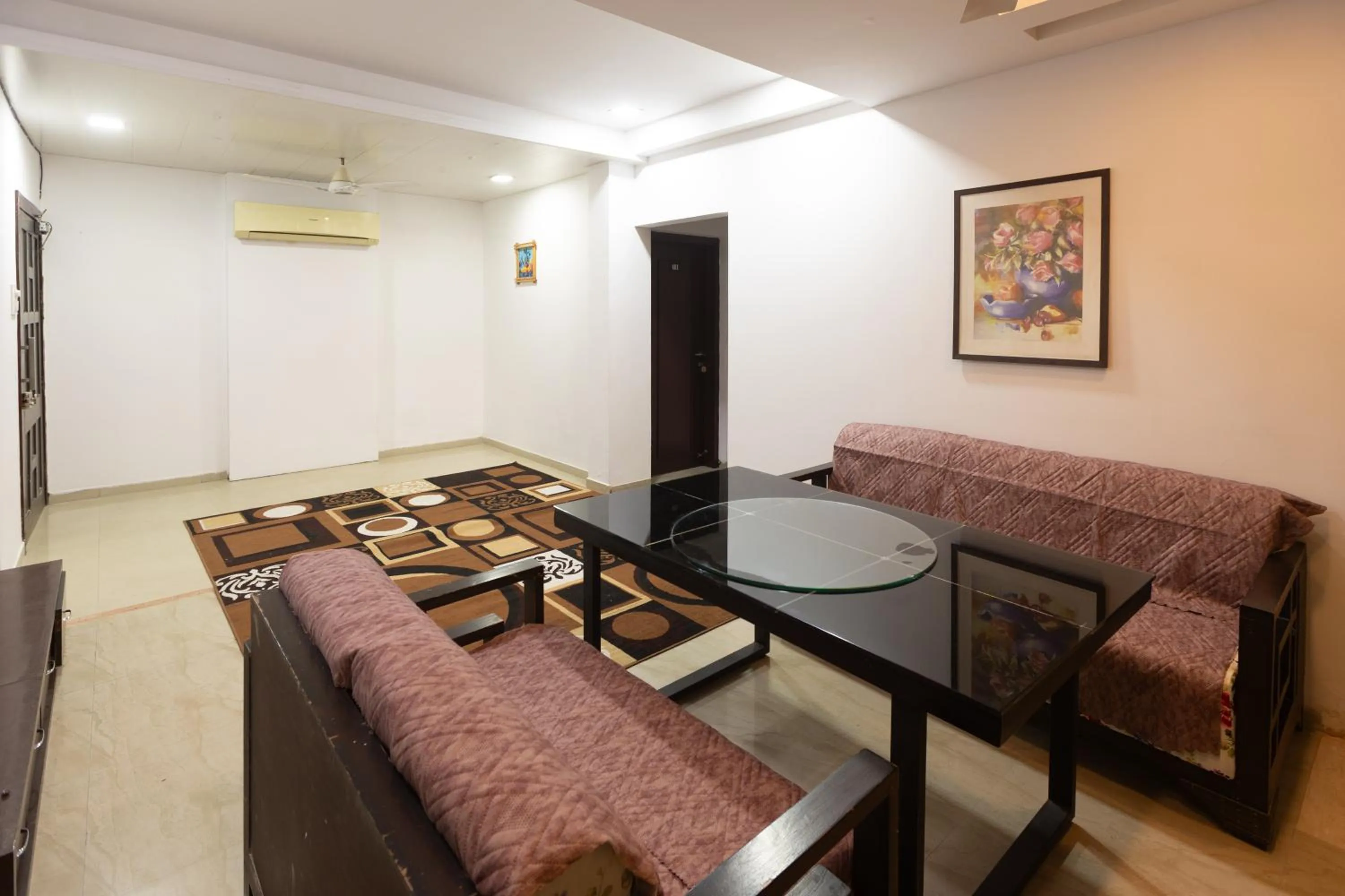 Seating area in Treebo Shembekars Inn