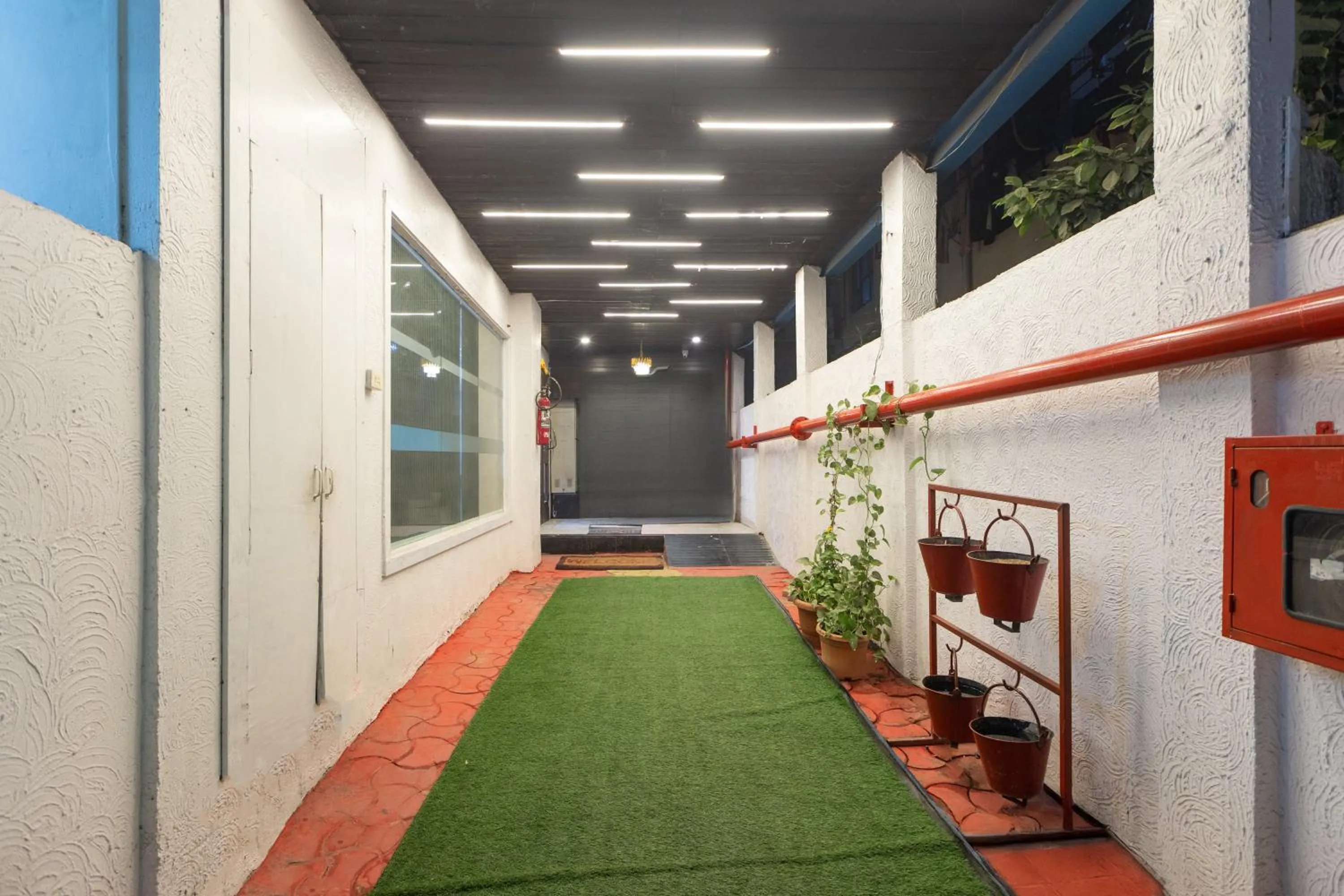 Facade/entrance in Treebo Shembekars Inn