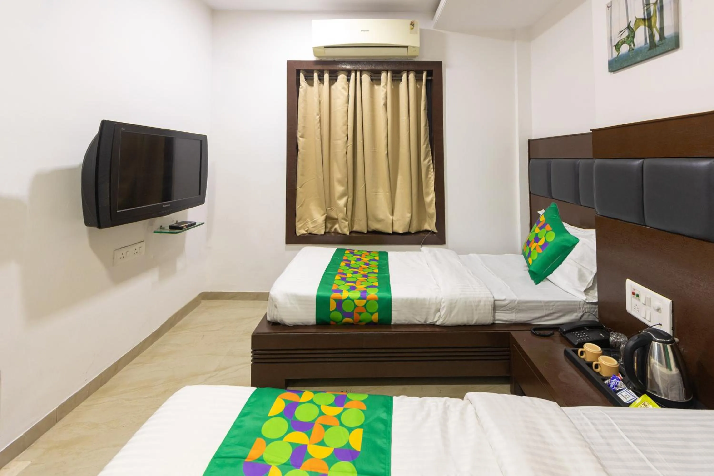 Bedroom, Bed in Treebo Shembekars Inn