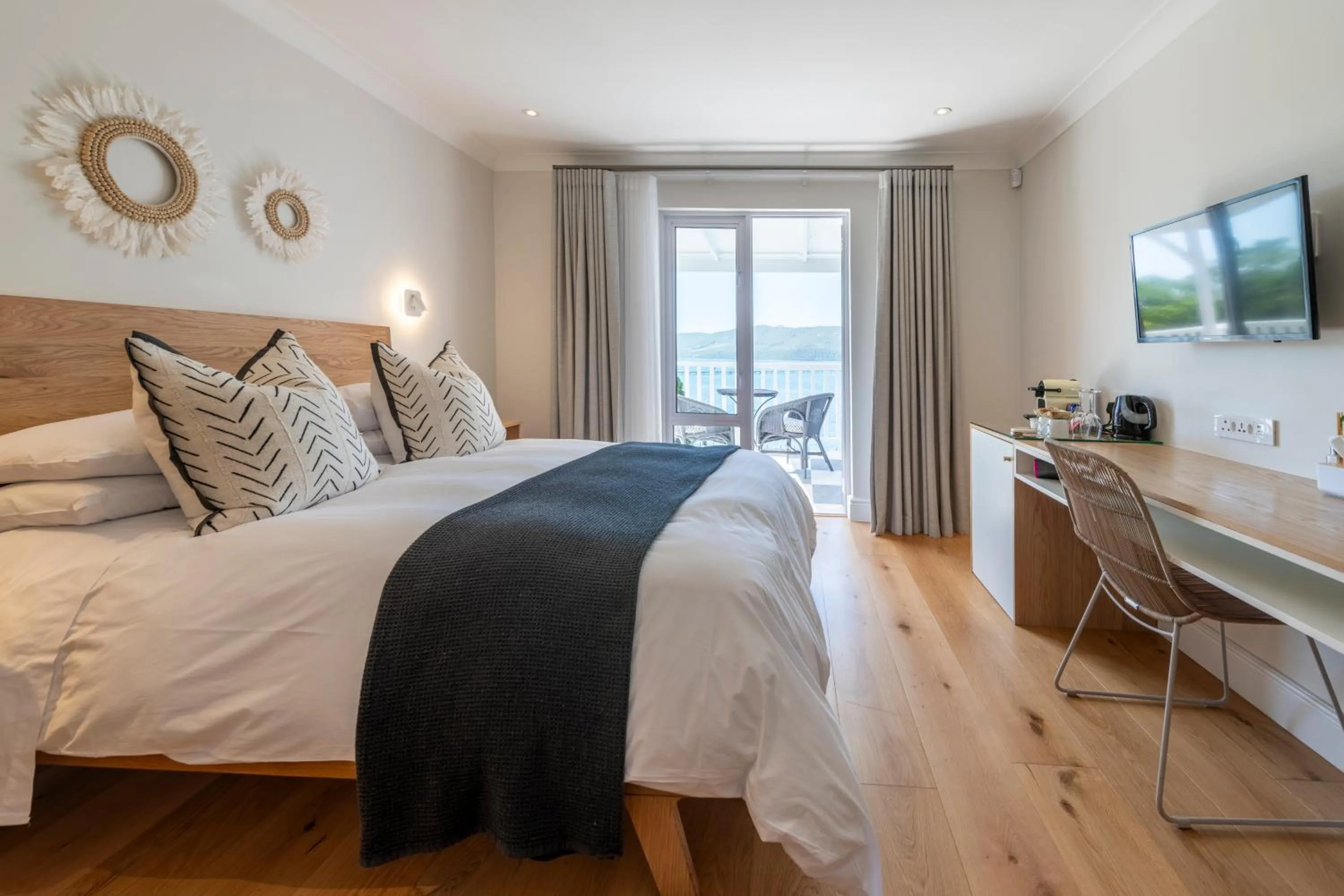 Bed in Hide-Away Guest House