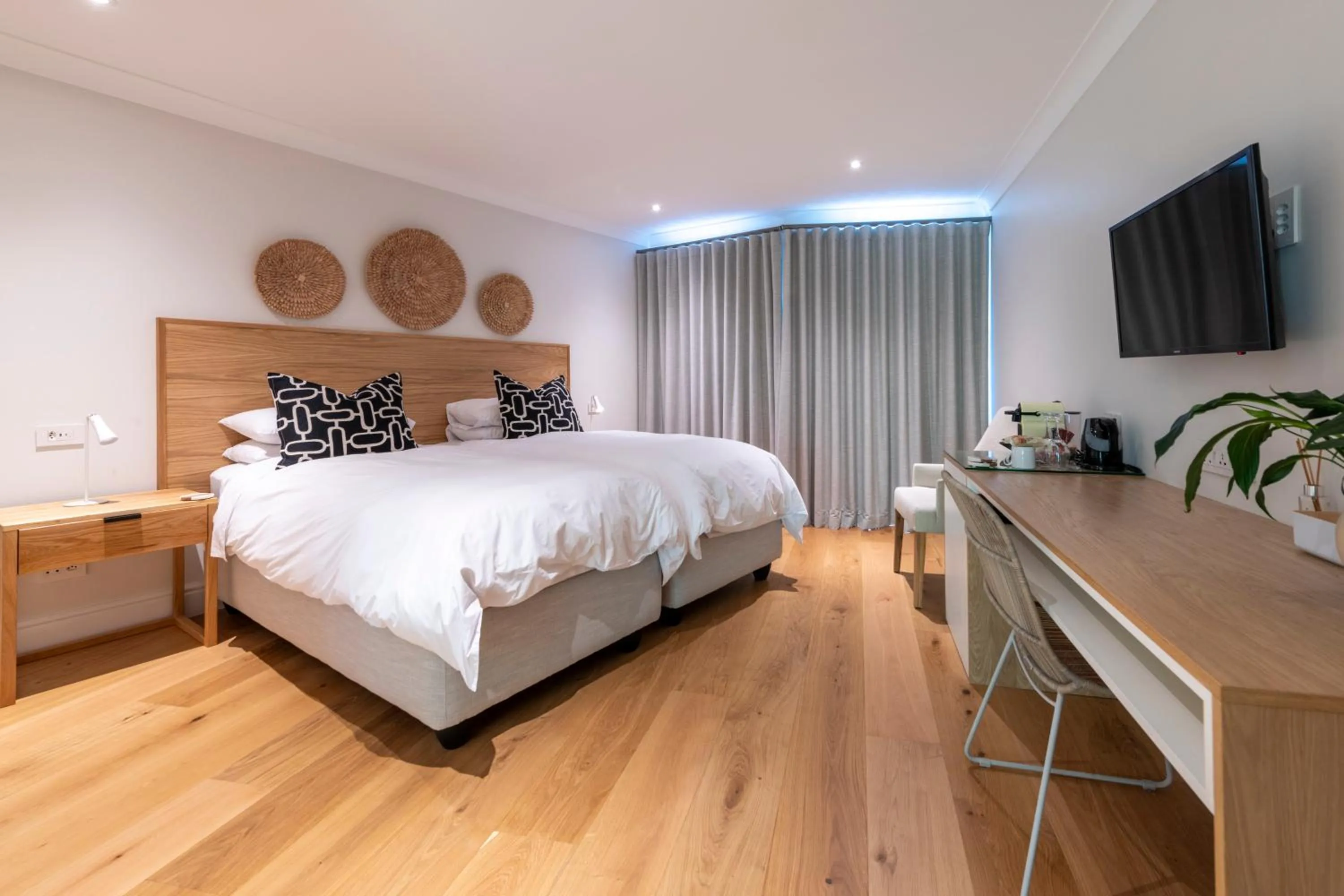 Bed in Hide-Away Guest House