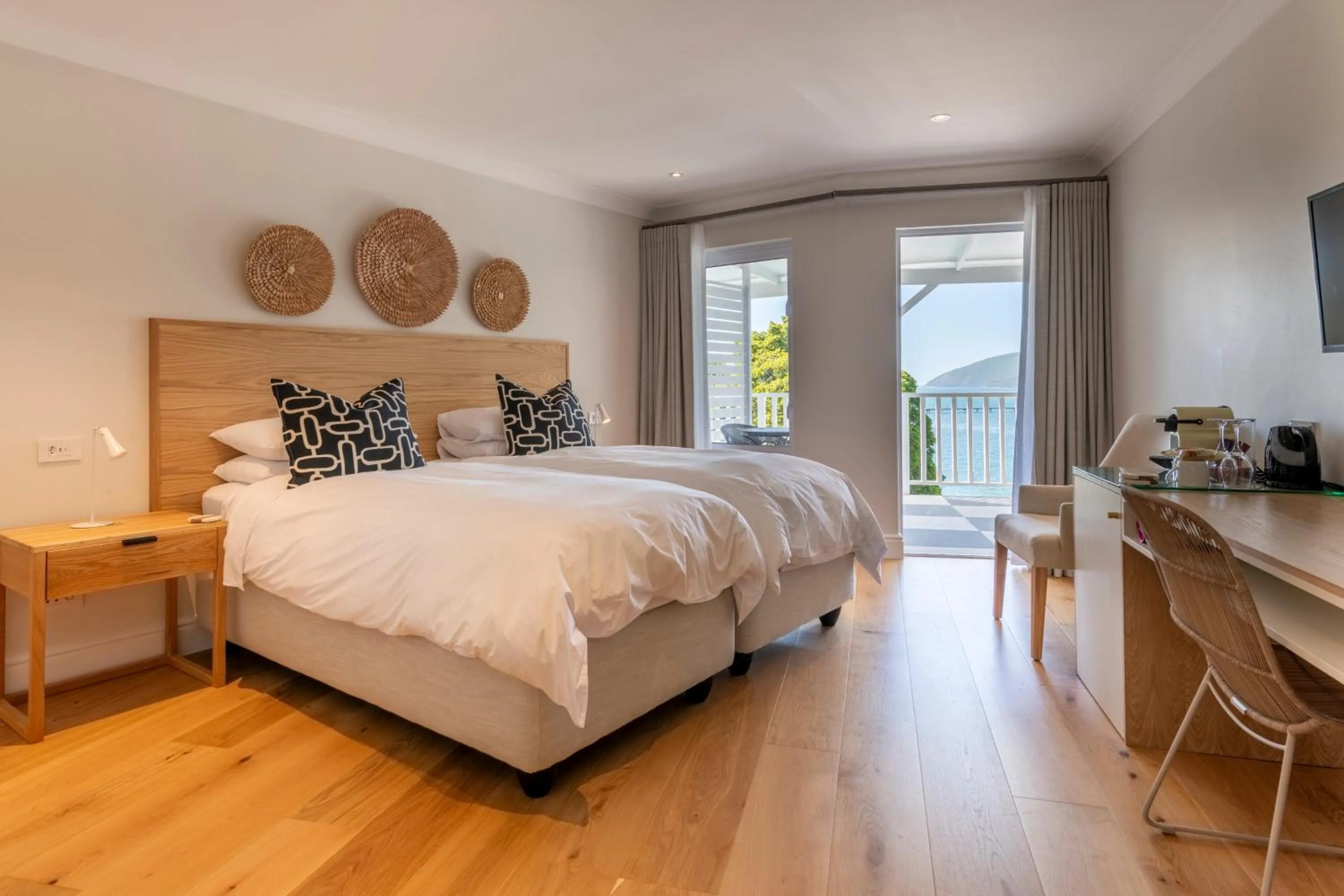 Bed in Hide-Away Guest House