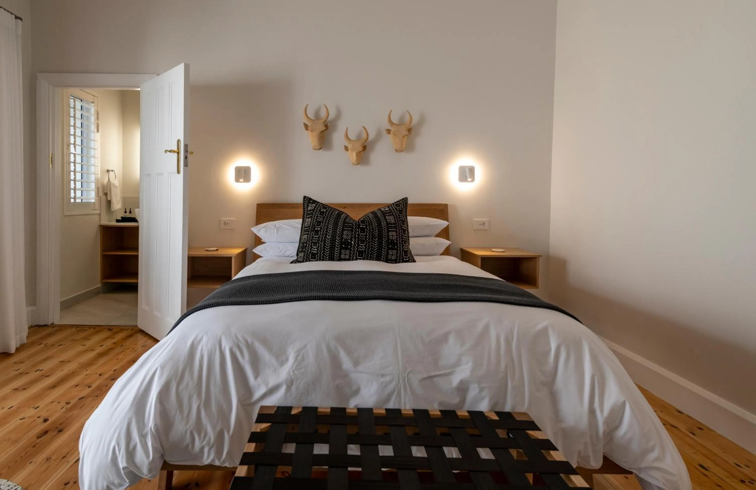 Bed in Hide-Away Guest House