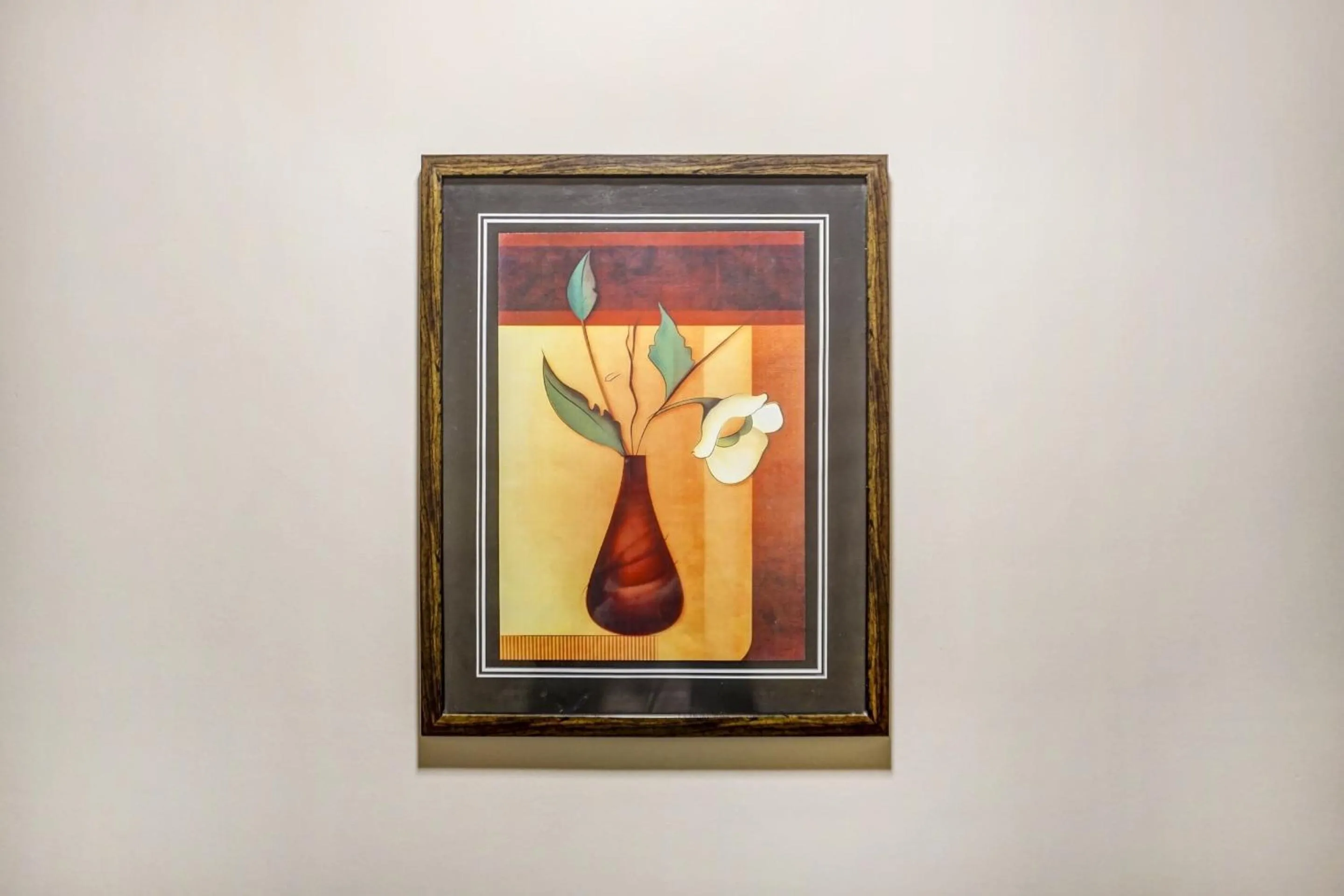 Bedroom in Super Townhouse OAK Regal Inn Near Sant Tukaram Nagar Metro Station