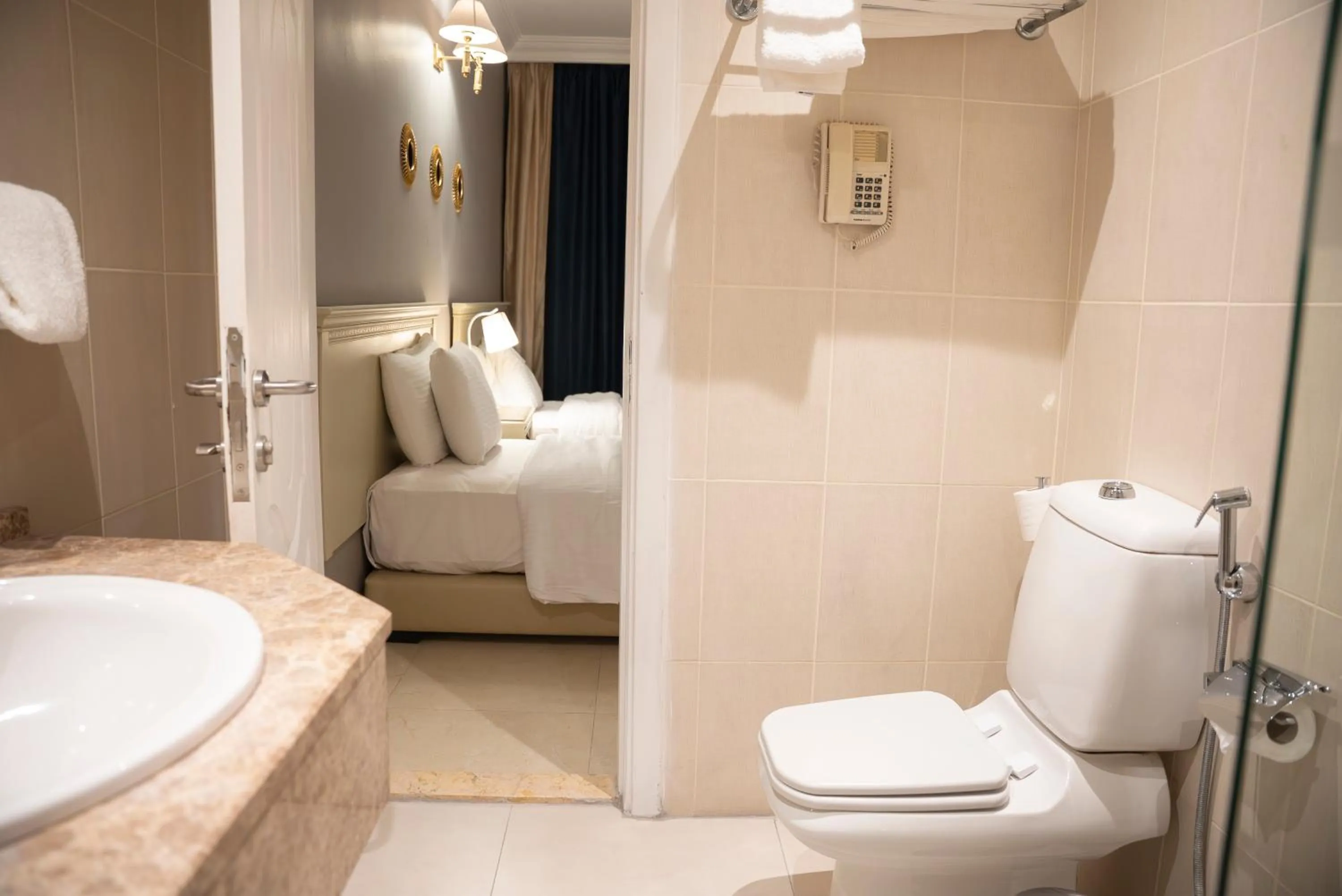 Shower in Amman West Luxury Hotel By Azar