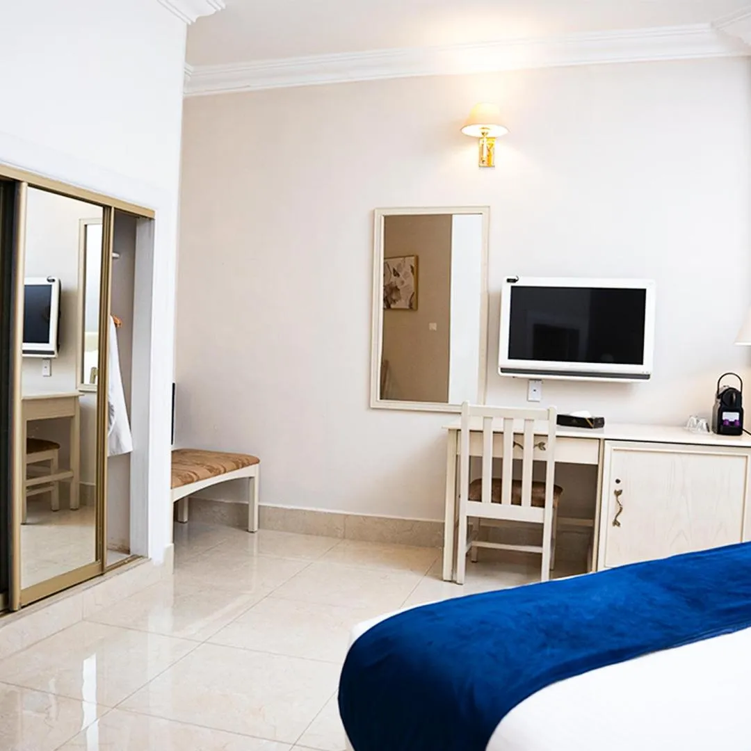 Communal lounge/ TV room, Bed in Amman West Luxury Hotel By Azar