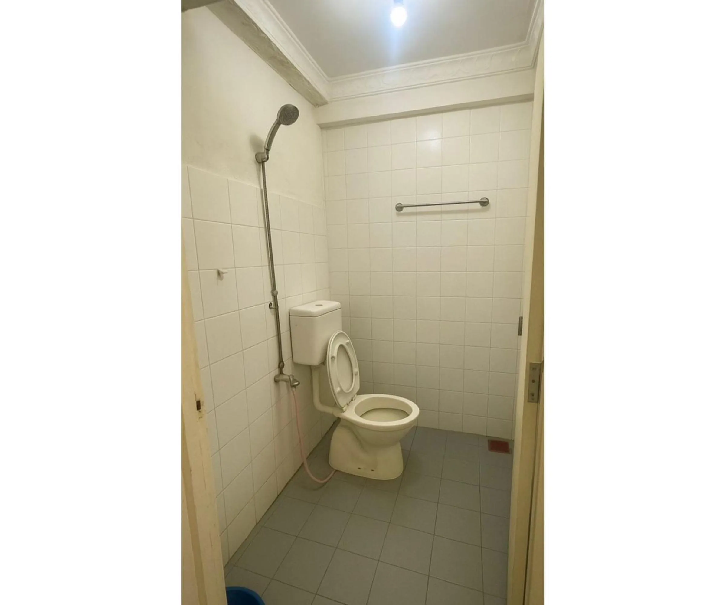 Bathroom in OYO 91245 Chenang Lodge Motel