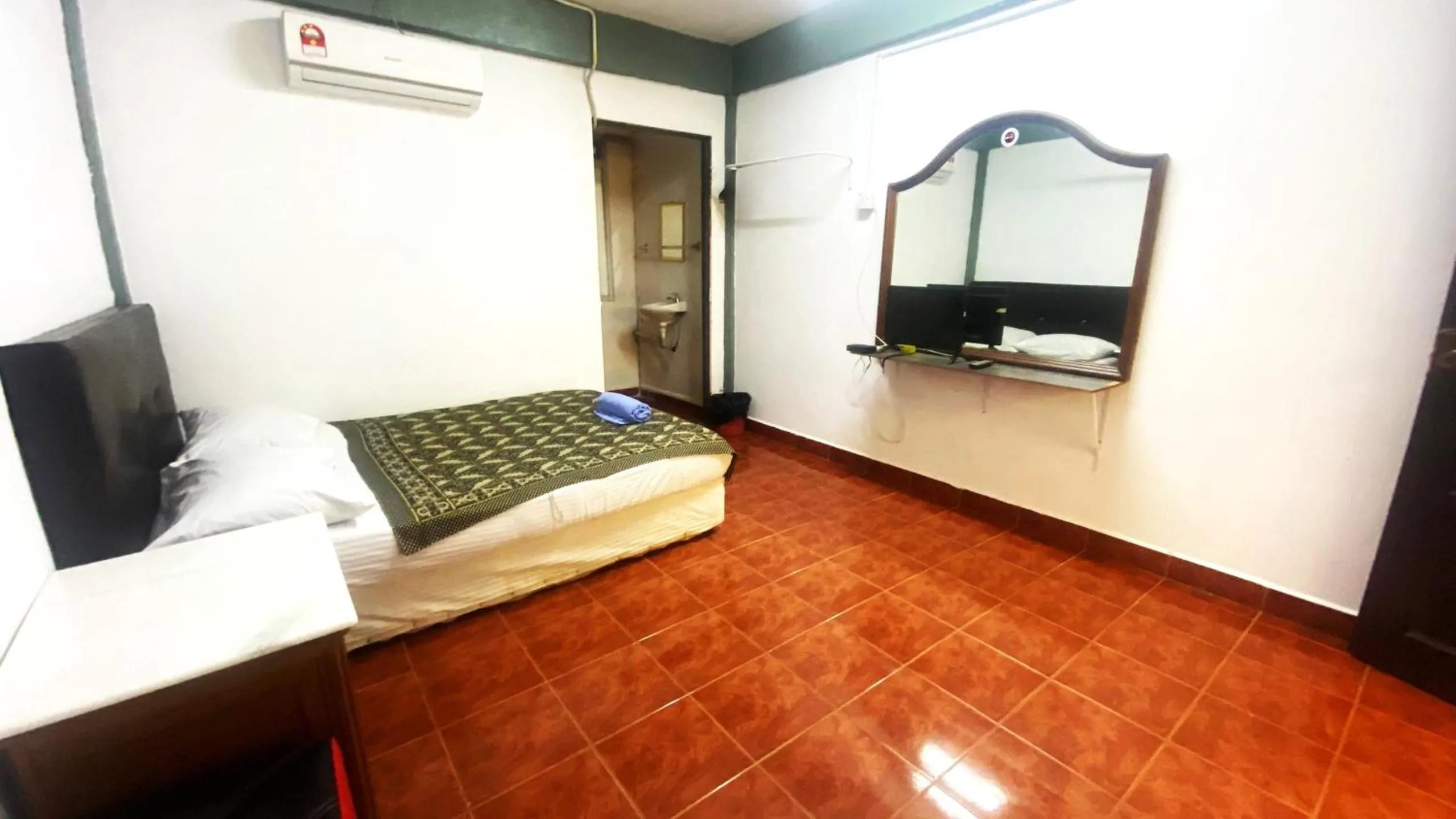 Bedroom, Bed in OYO 91245 Chenang Lodge Motel