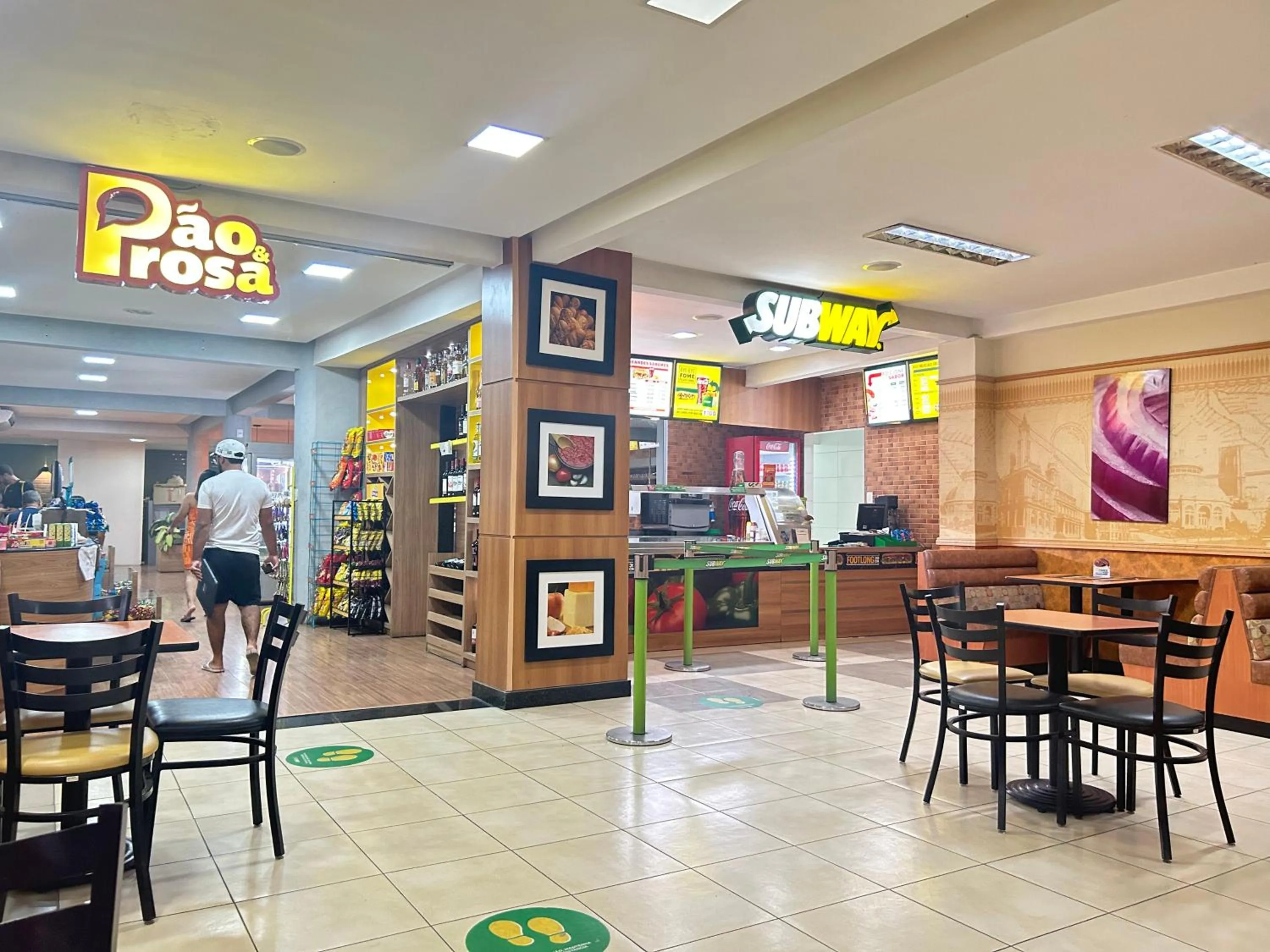 Restaurant/places to eat in Belavista Hotel